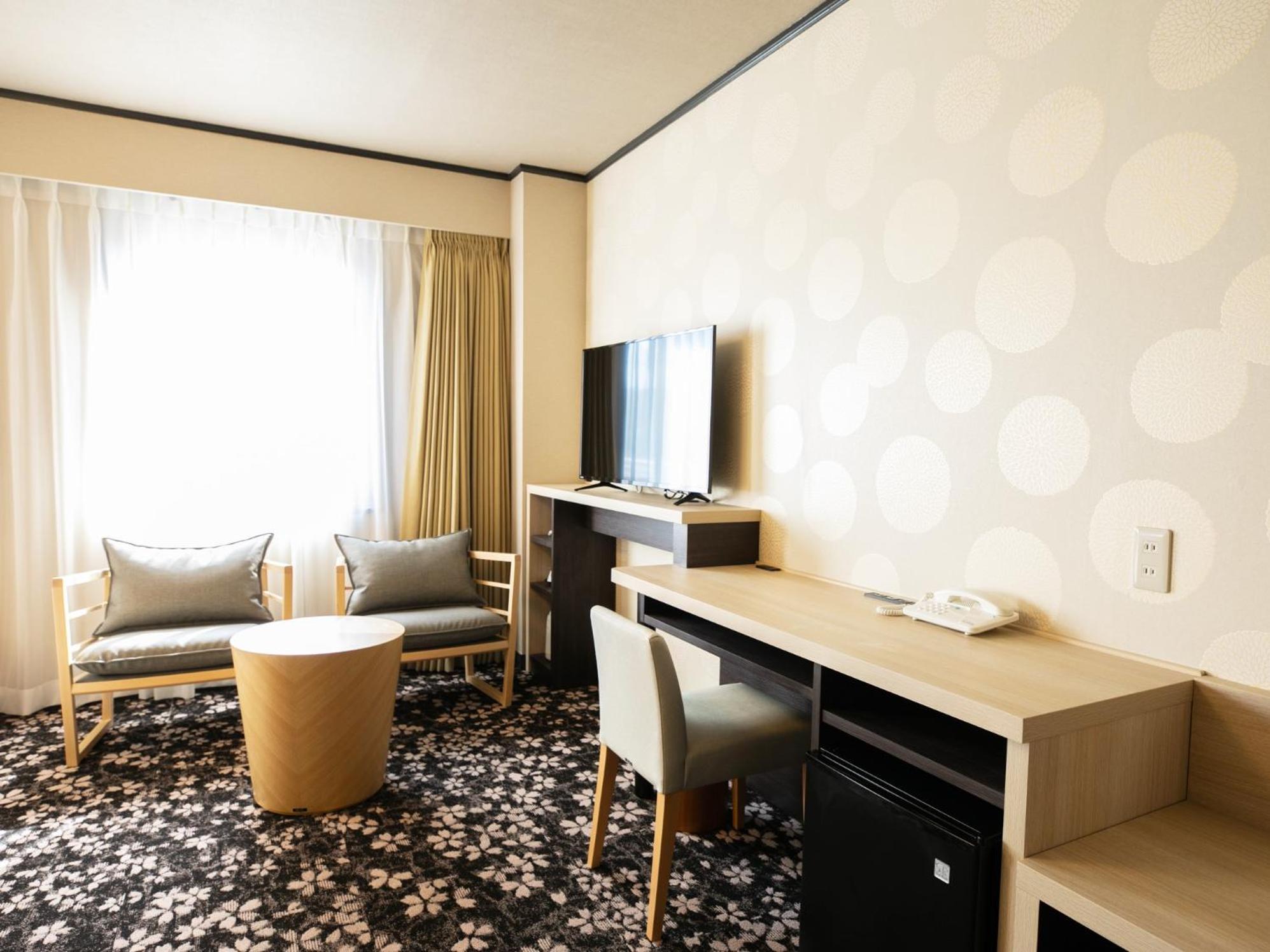 Deluxe Twin Room - Non-Smoking photo 3