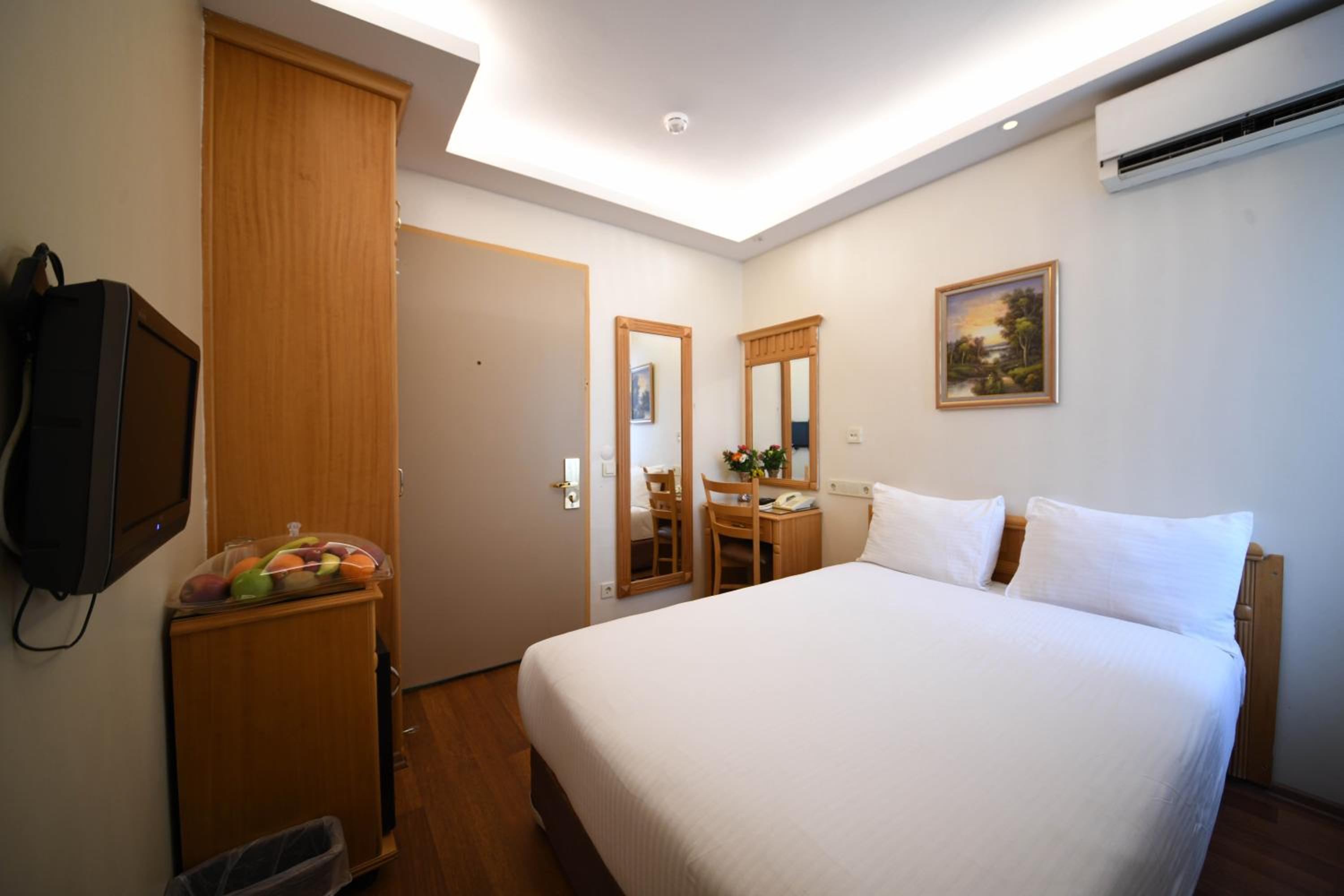 Single Room photo 2