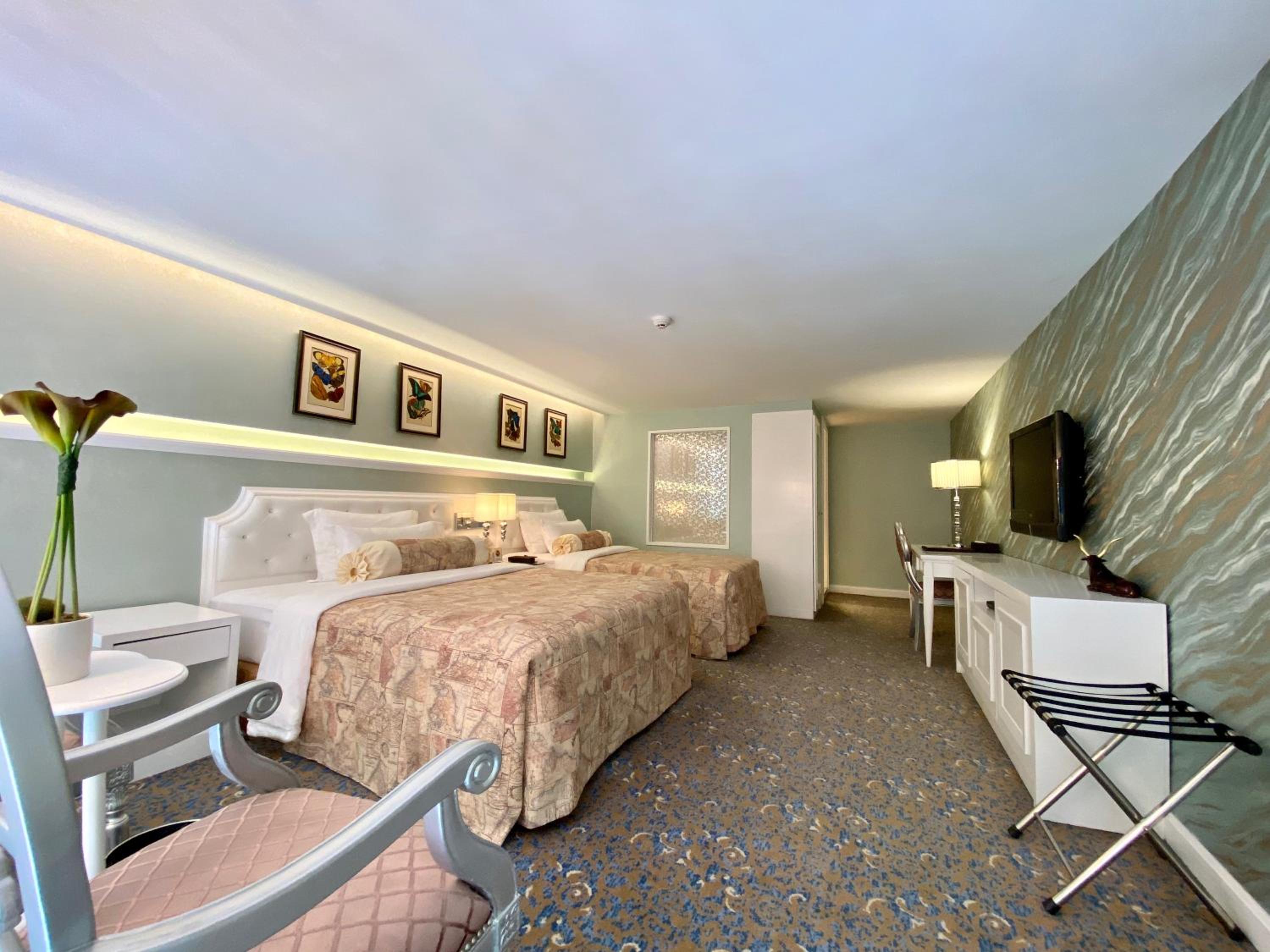 Duplex Family Suite - Late Check out til 8pm