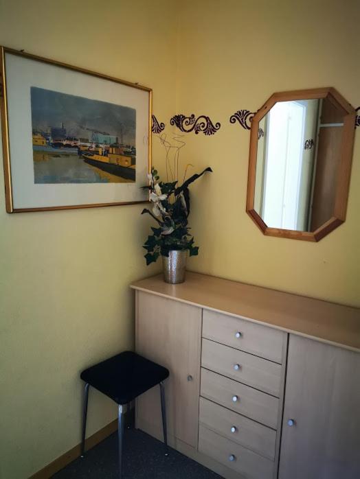 One-Bedroom Apartment - Photo 34