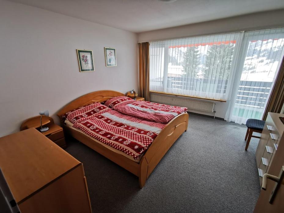 One-Bedroom Apartment - Photo 37