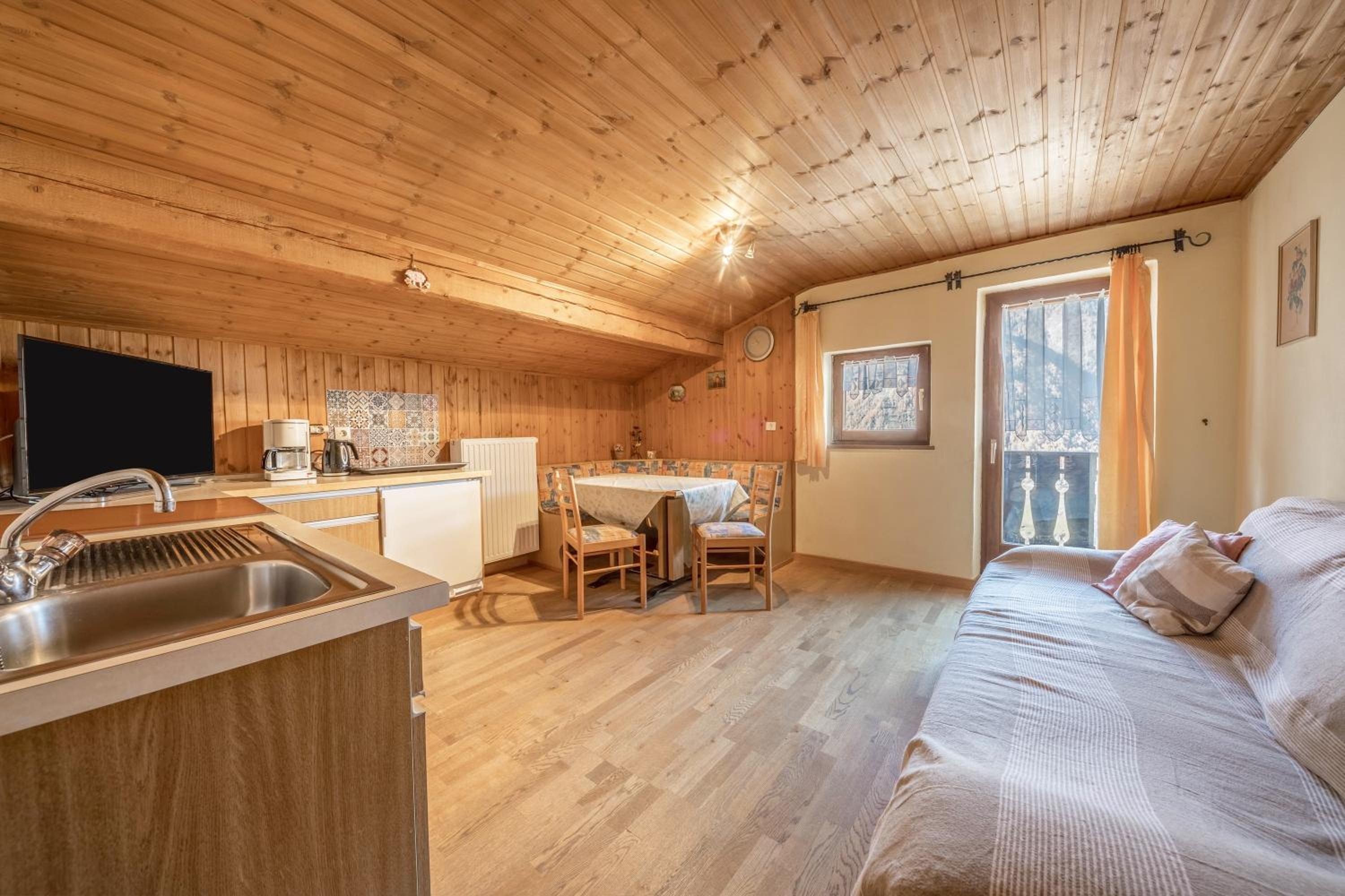 Superior One-Bedroom Apartment with Balcony