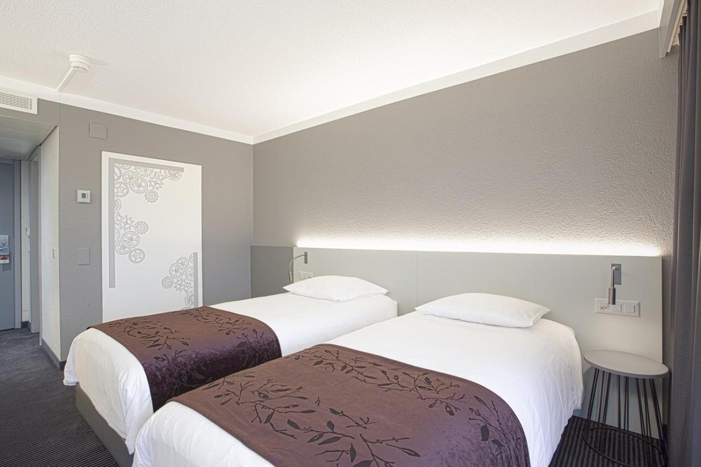 Classic Twin Room - Photo 3