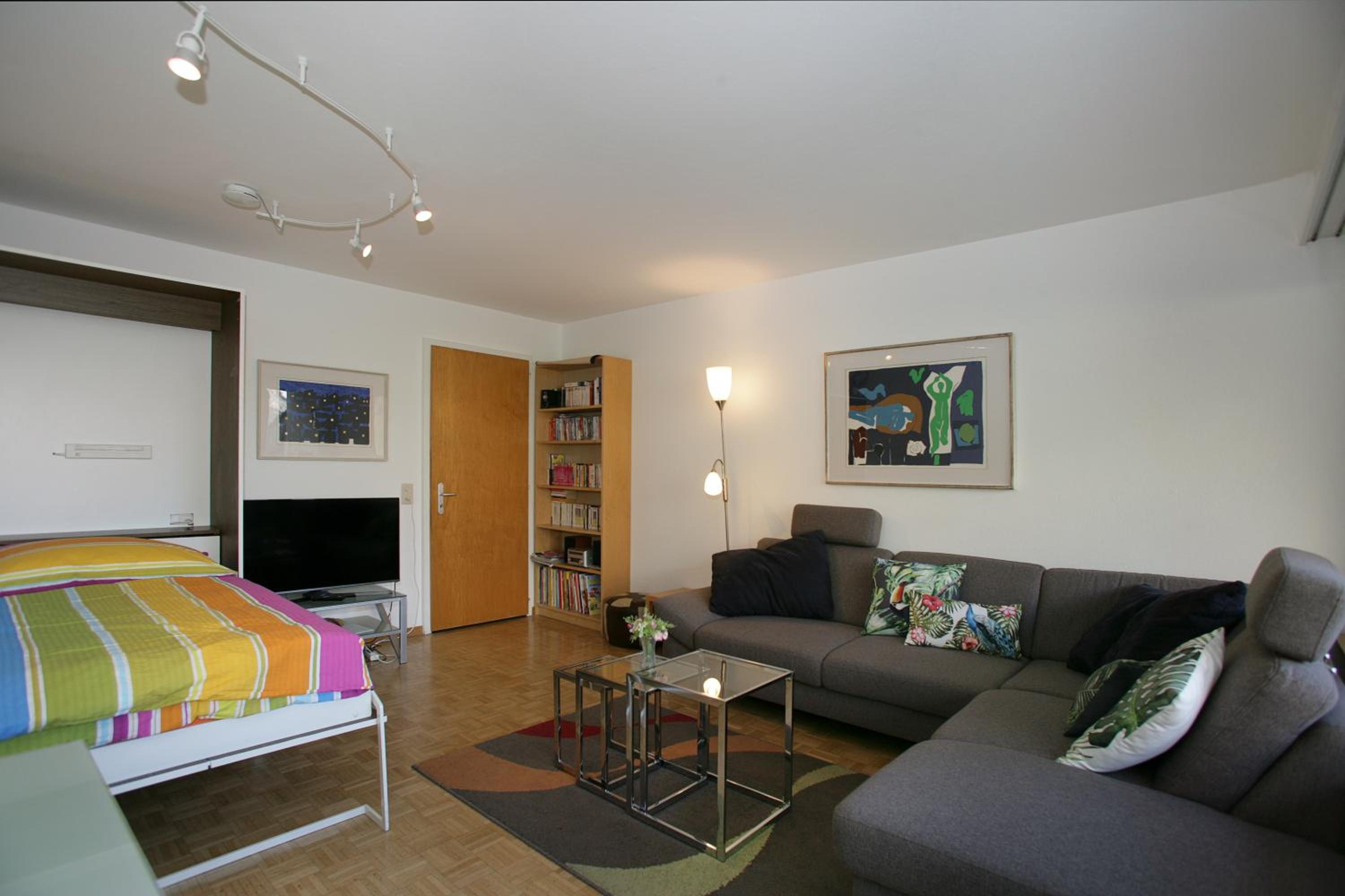 One-Bedroom Apartment - Photo 43