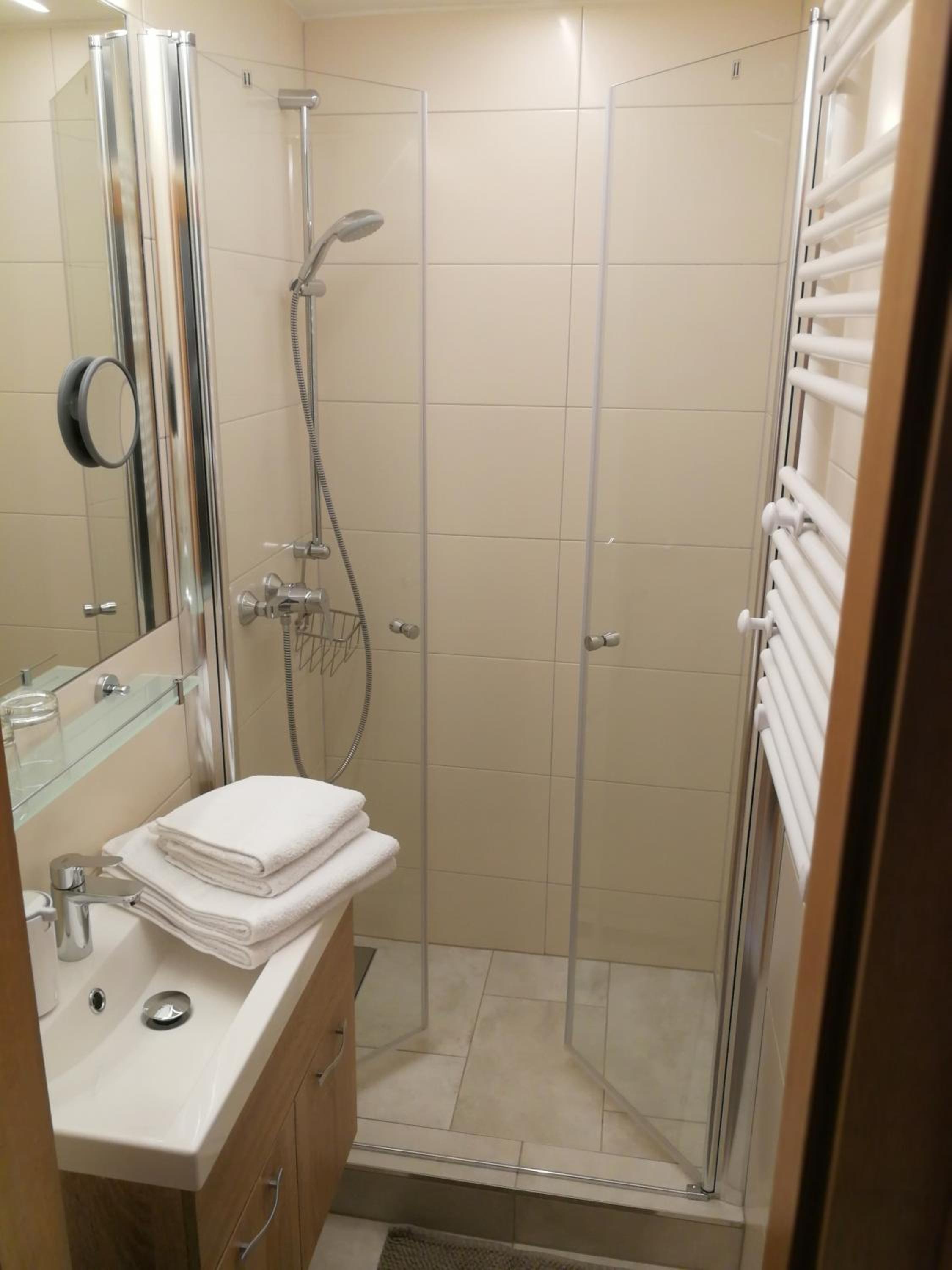 Comfort Two-Bedroom Apartment with Balcony photo 3