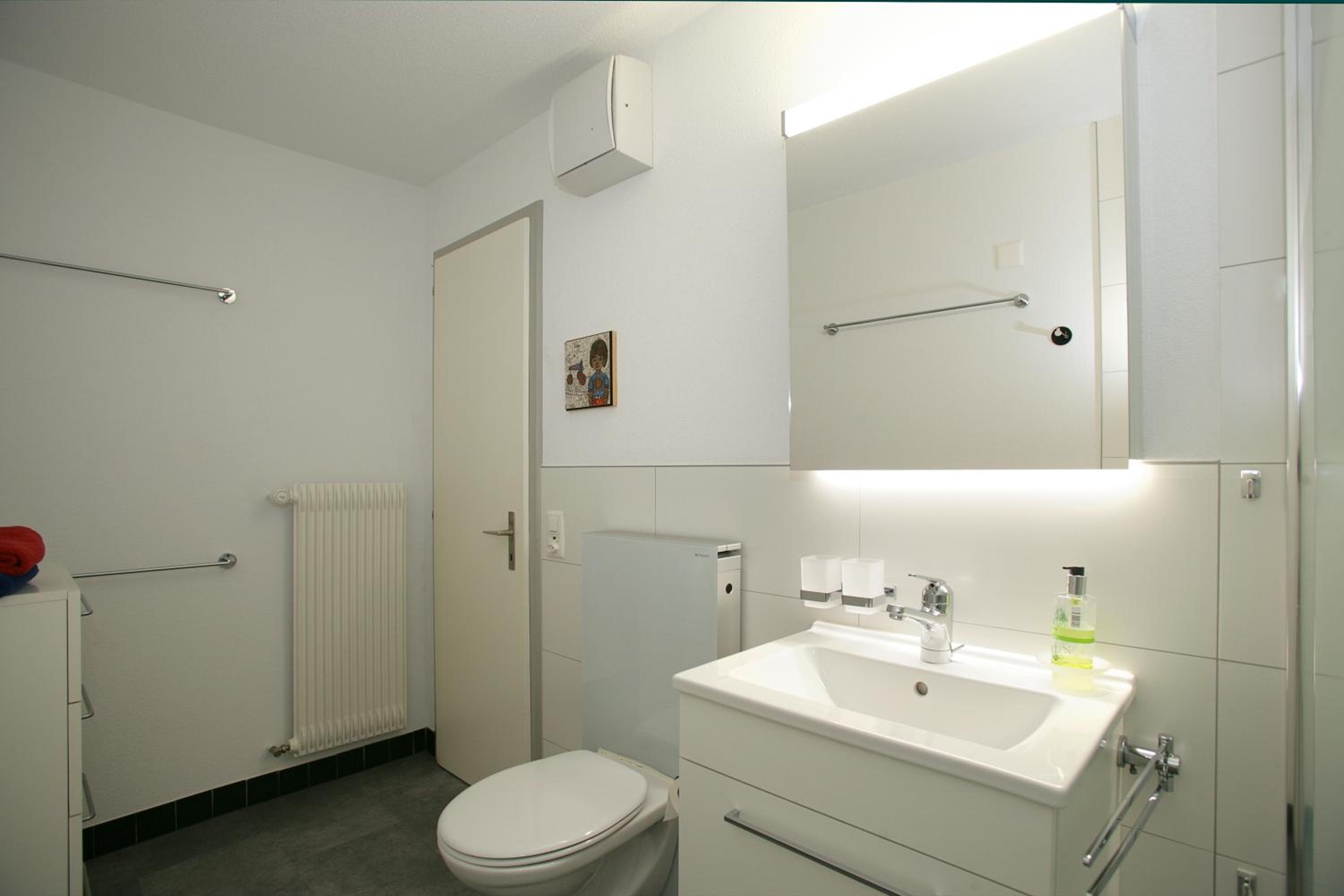 One-Bedroom Apartment - Photo 53