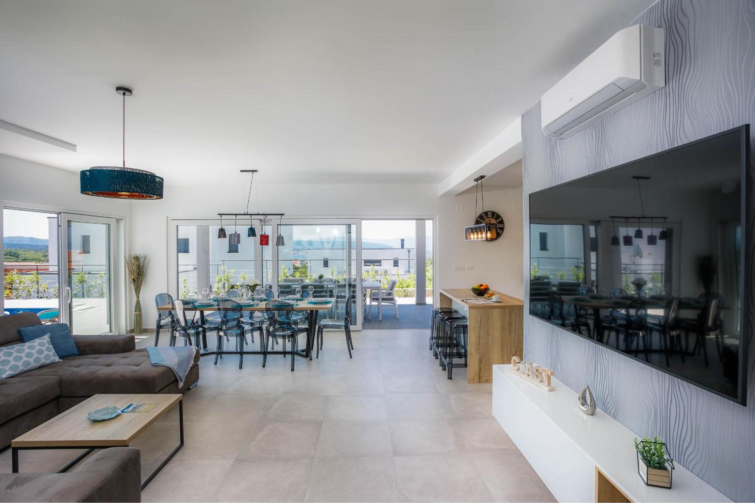 Villa photo 3
