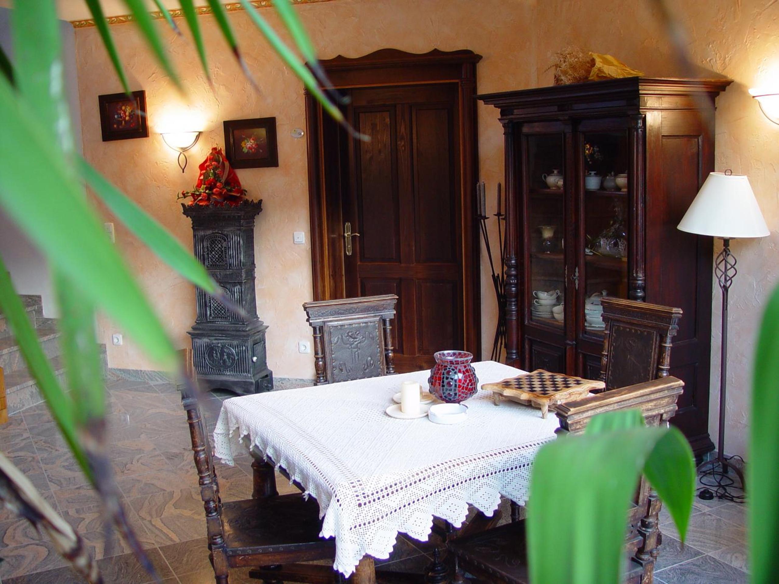 One-Bedroom Apartment with Balcony - Photo 2