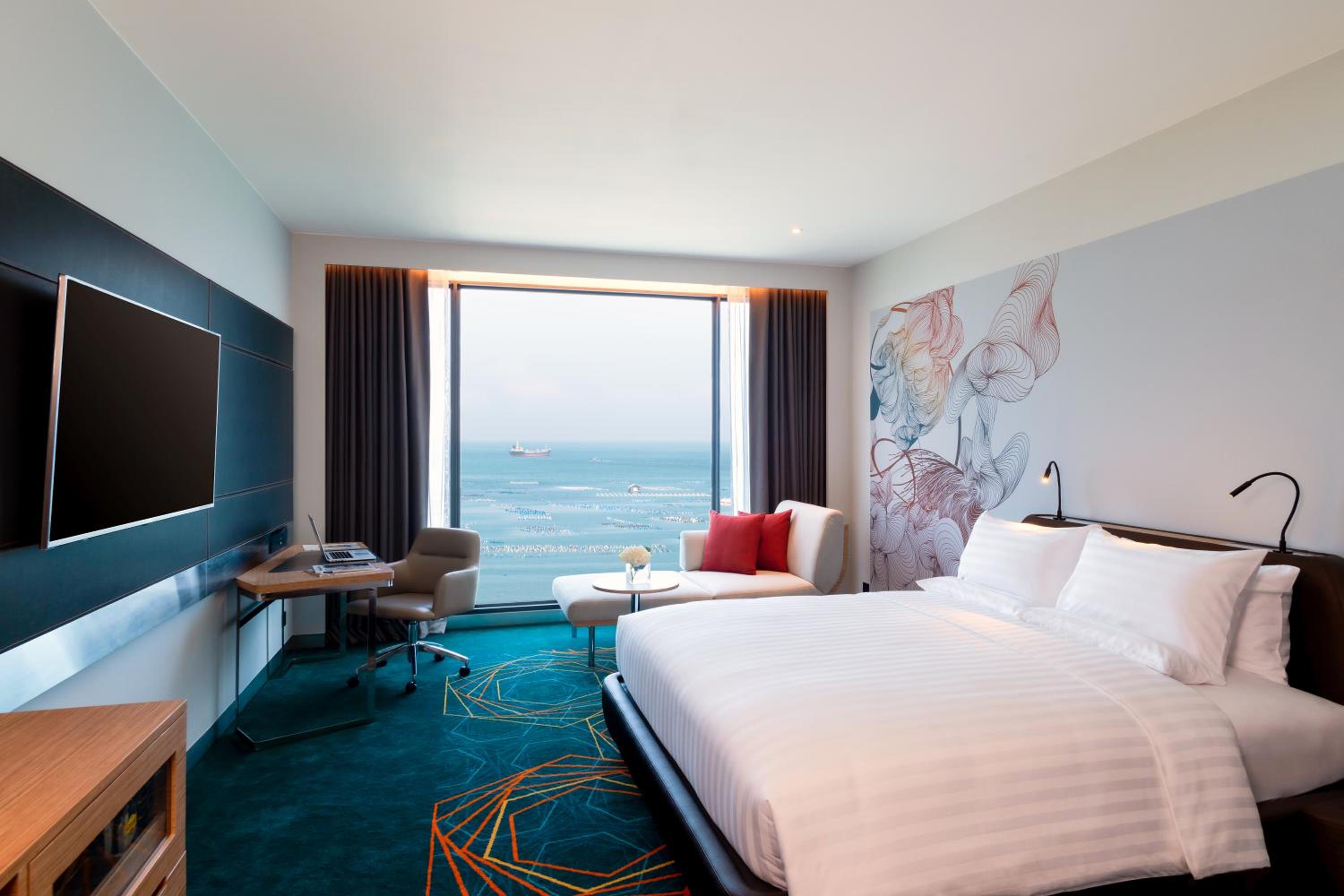 Deluxe Room, Sea View - 1 King Bed