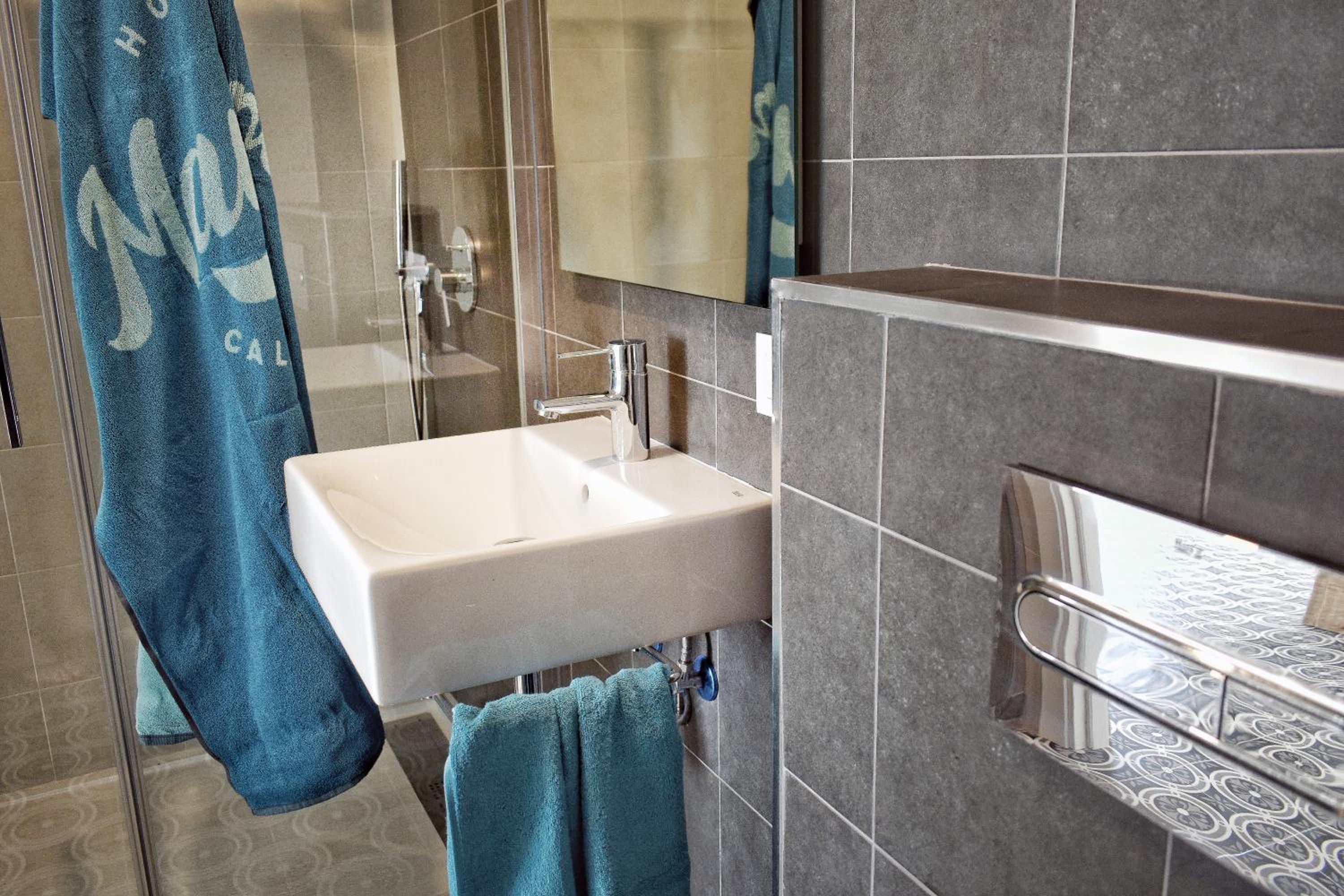 Standard Double Room - Photo 2