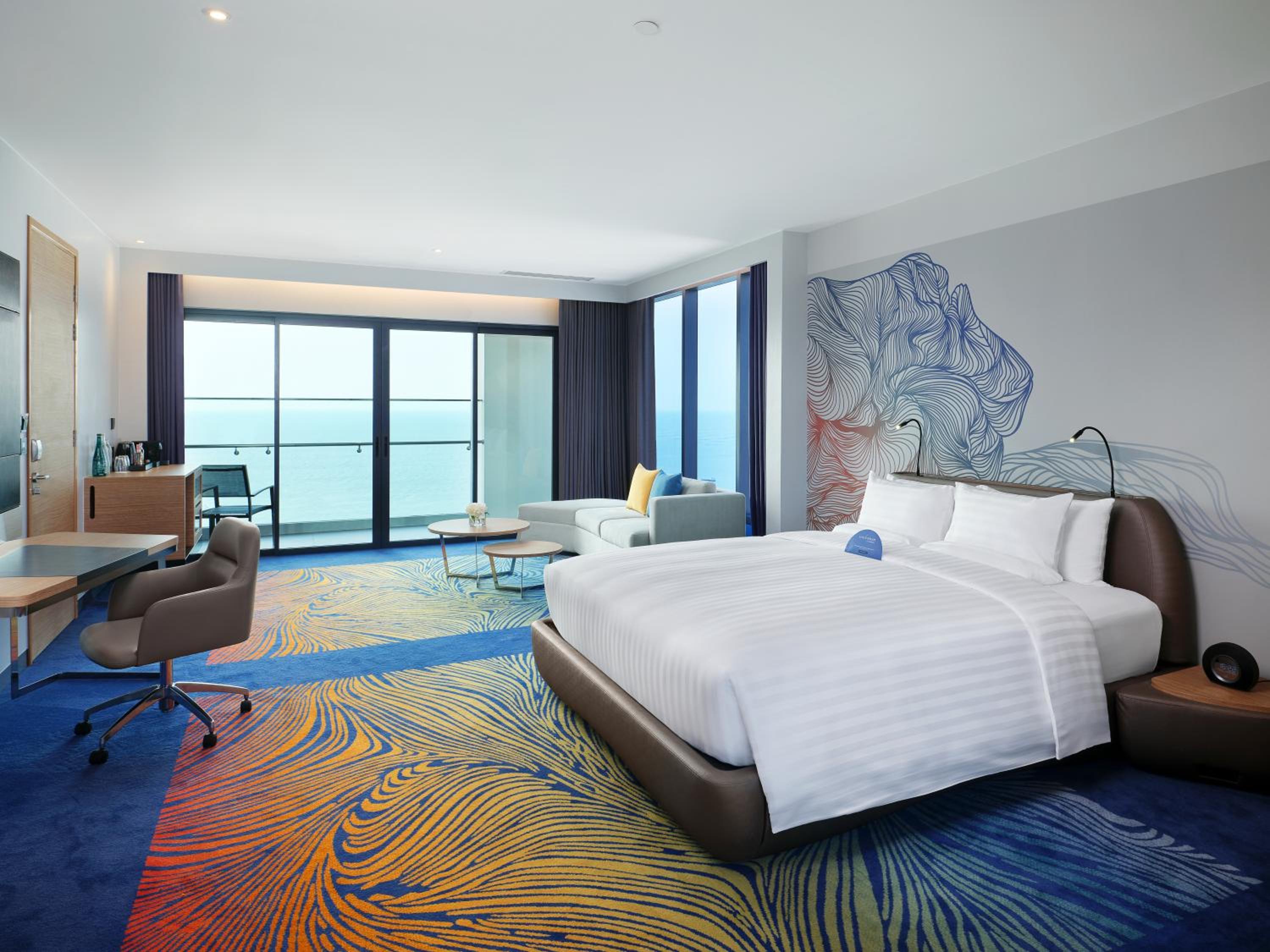 Junior Suite, Lounge Access, Balcony, Sea View - 1 King Bed 