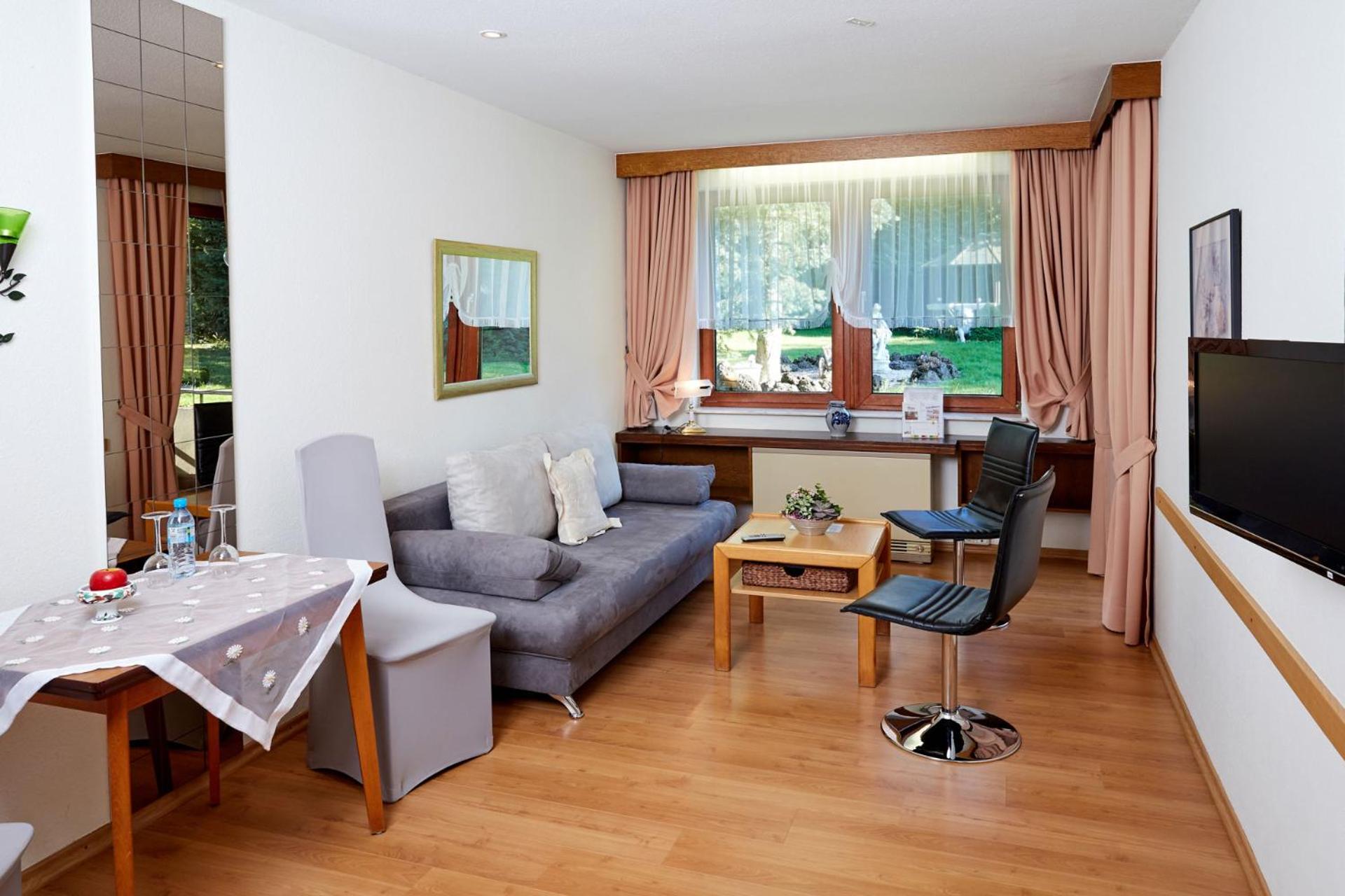 Apartment photo 2