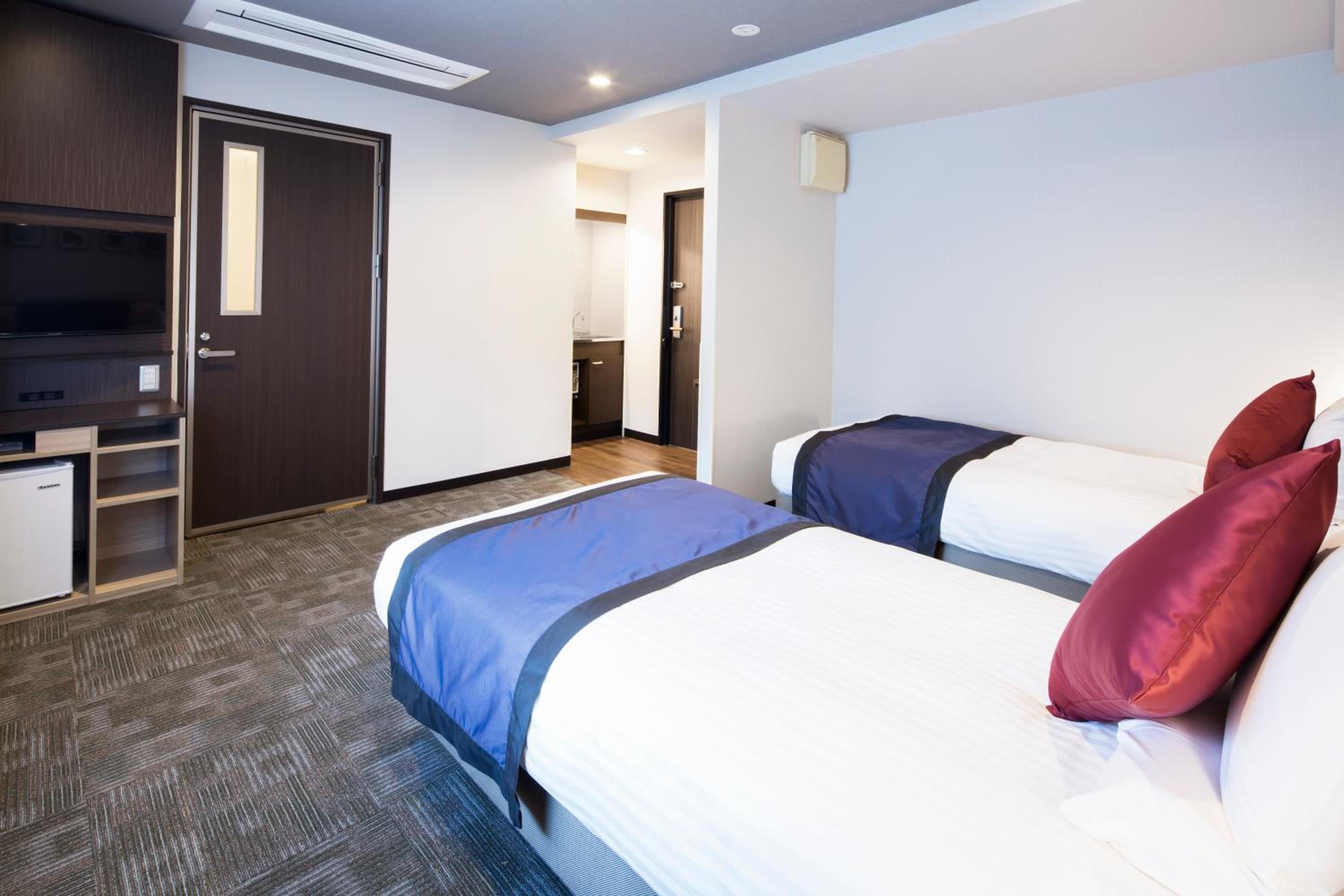 Deluxe Twin Room - Non-Smoking - No Room Cleaning Service photo 2