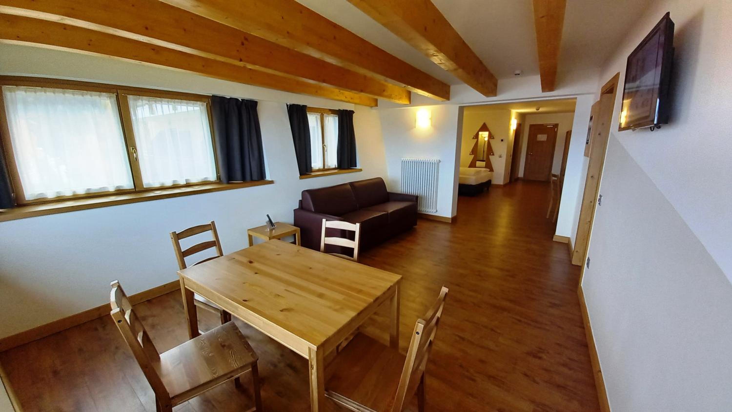 Two-Bedroom Suite with Panoramic View photo 3