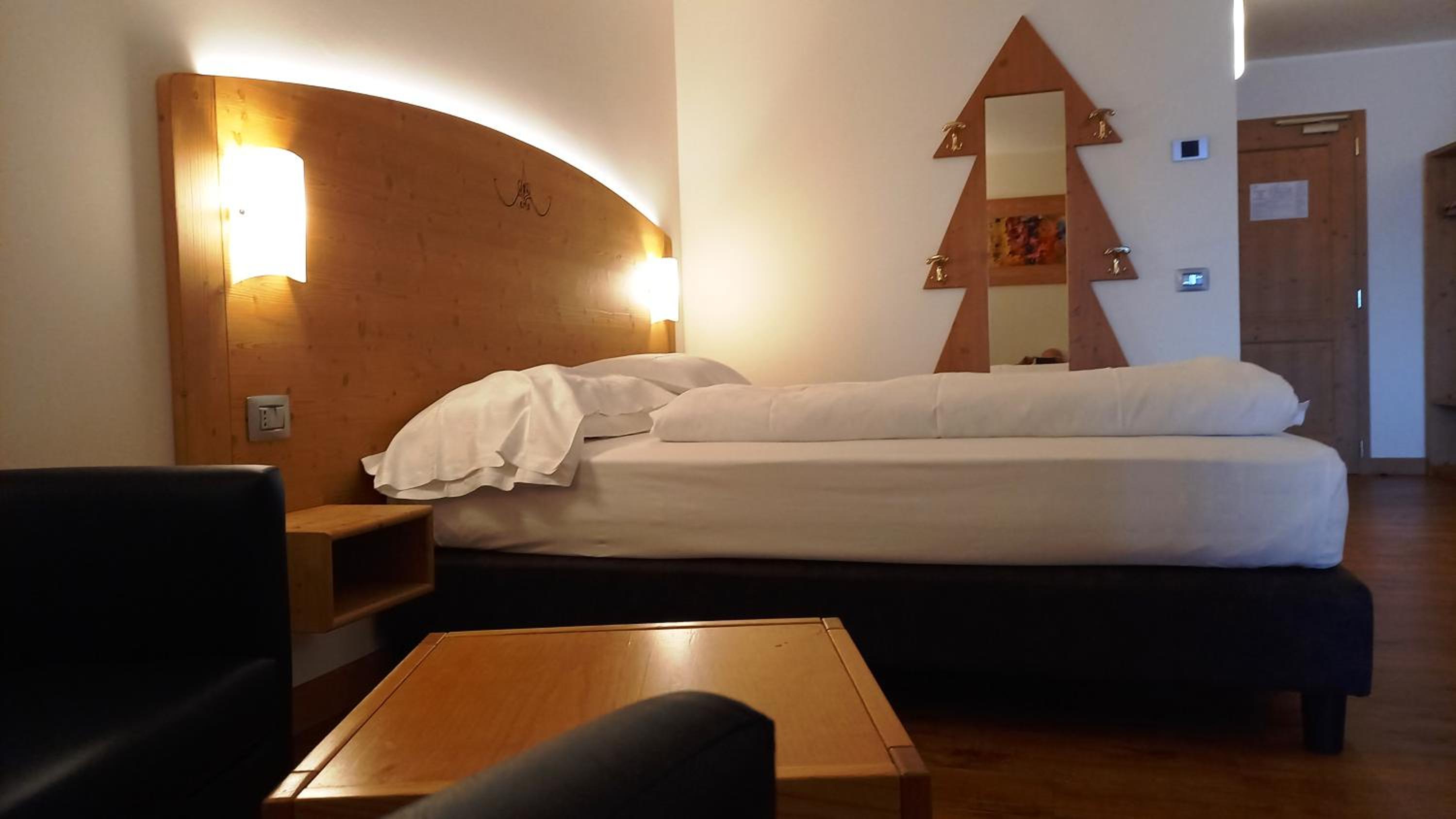 Two-Bedroom Suite with Panoramic View photo 2