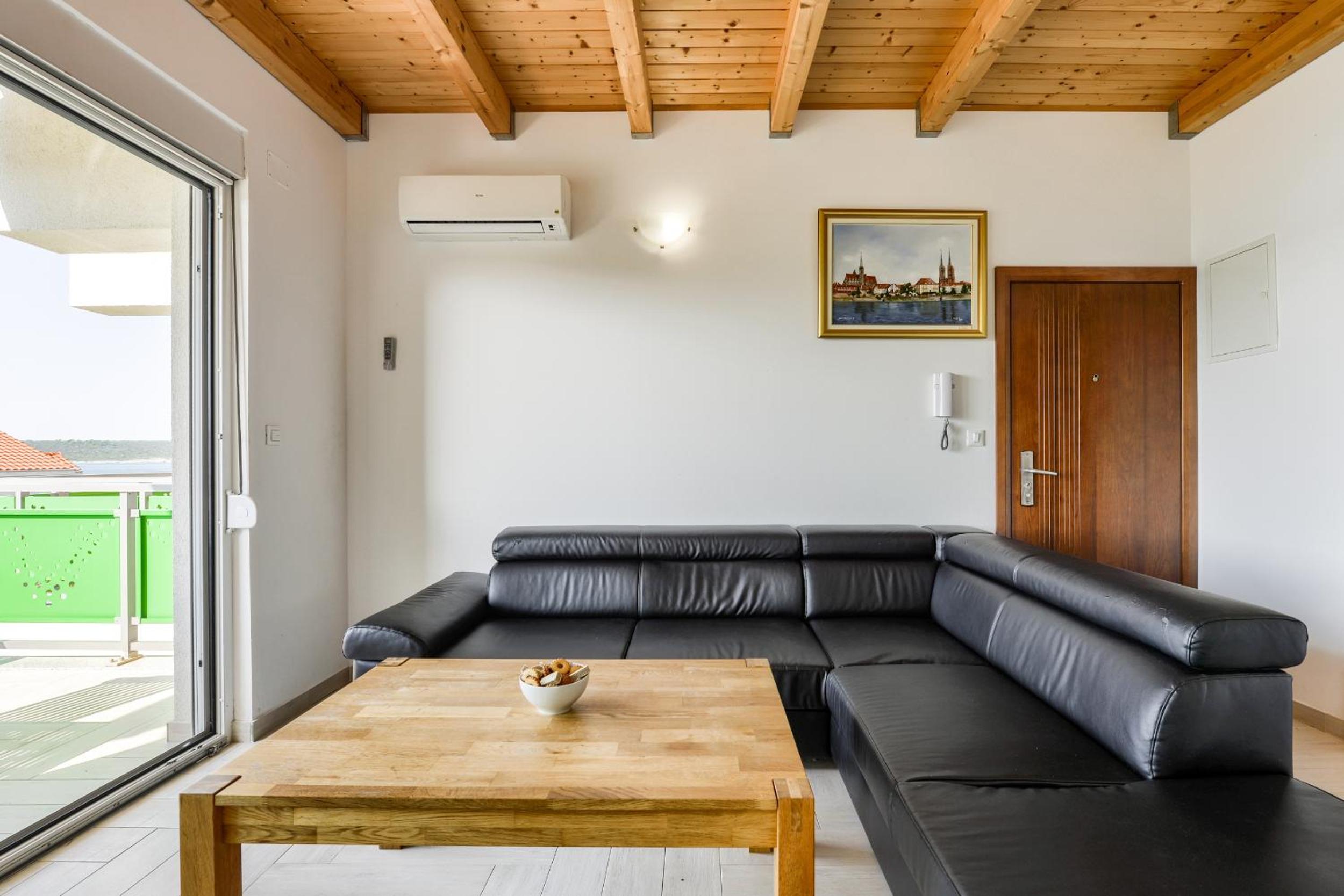 Apartment - Split Level photo 3