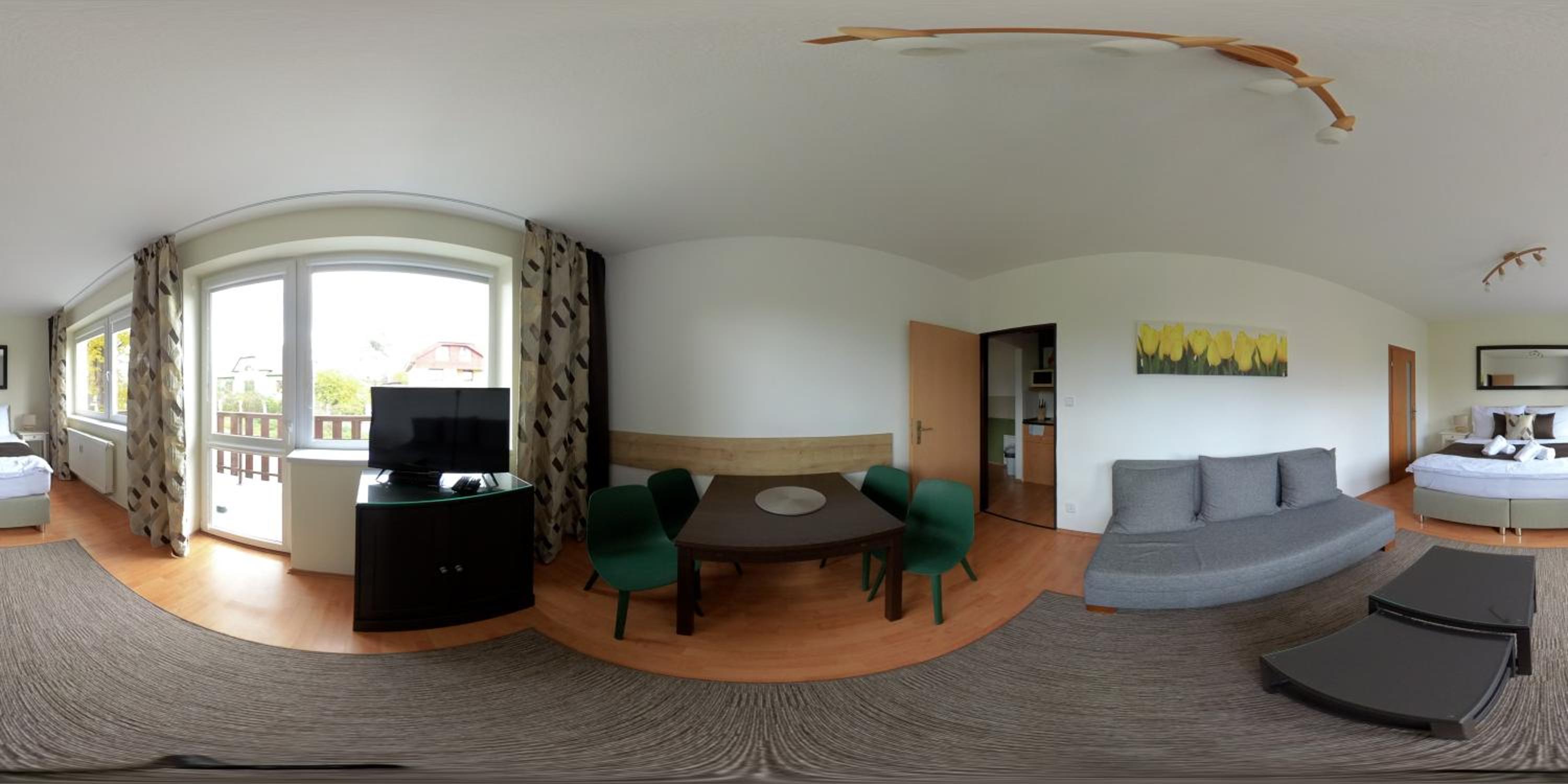 One-Bedroom Apartment photo 1
