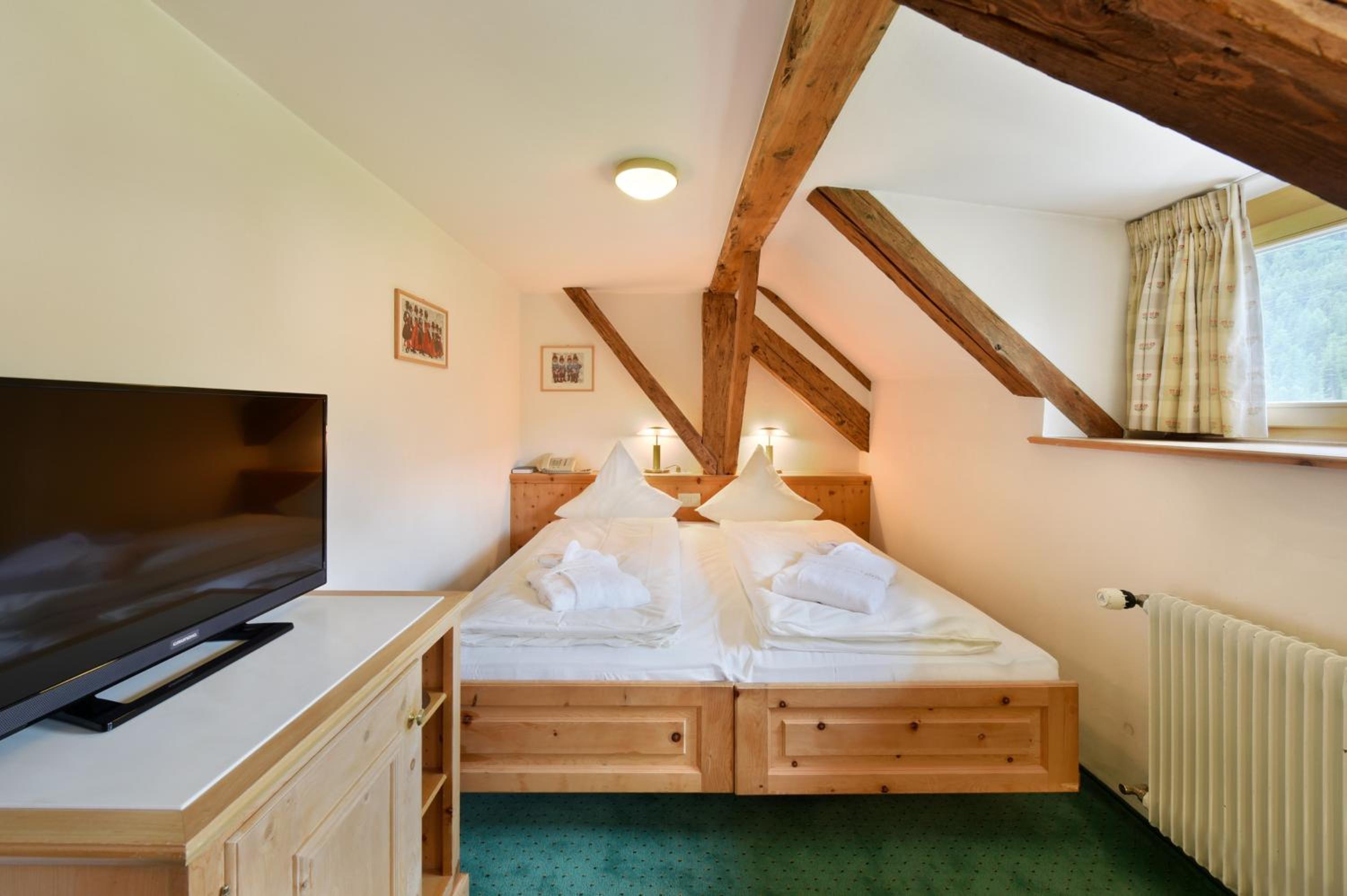 Economy Double Room with Shared Bathroom