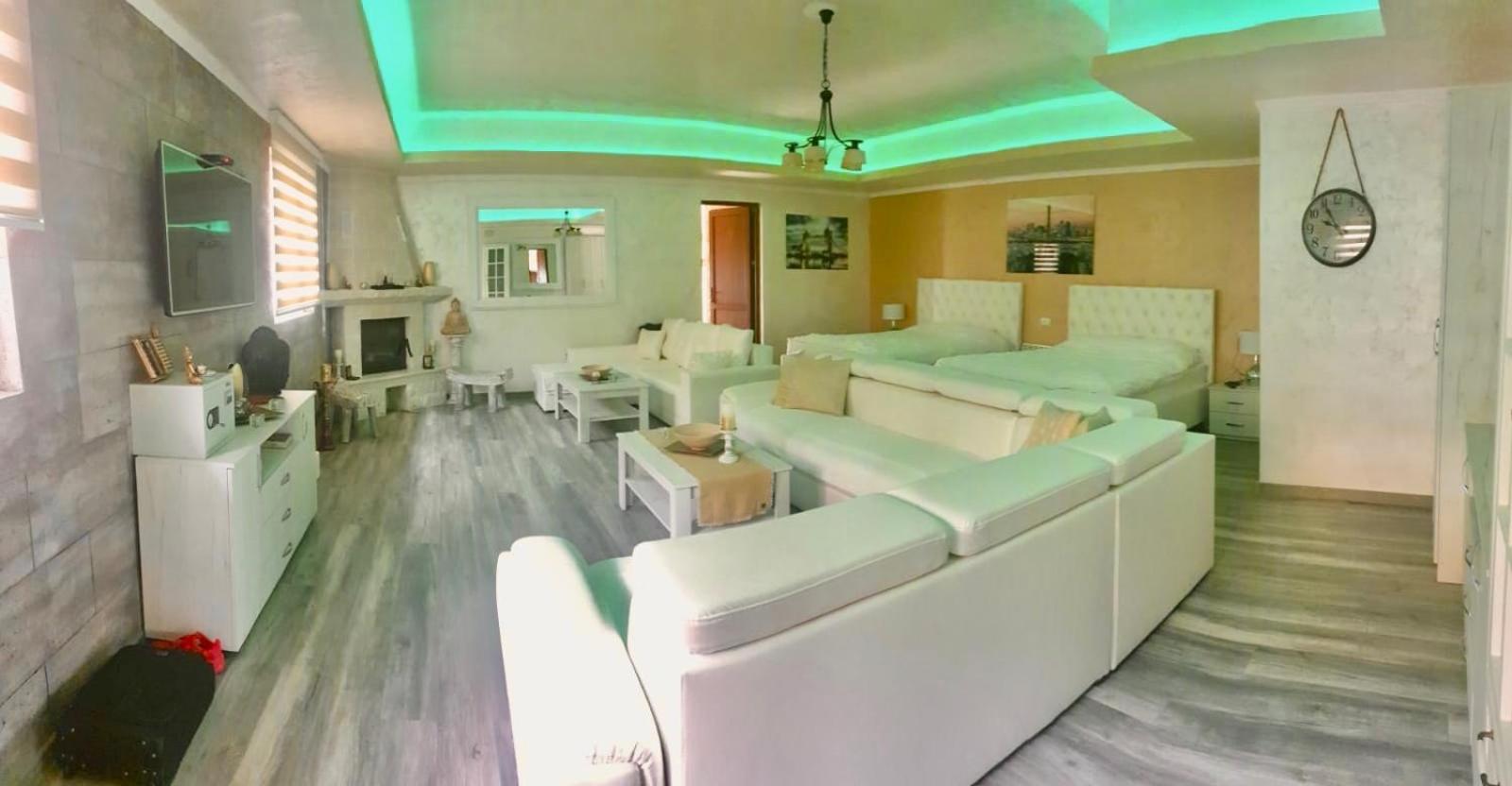 Suite with Private Pool - Photo 2