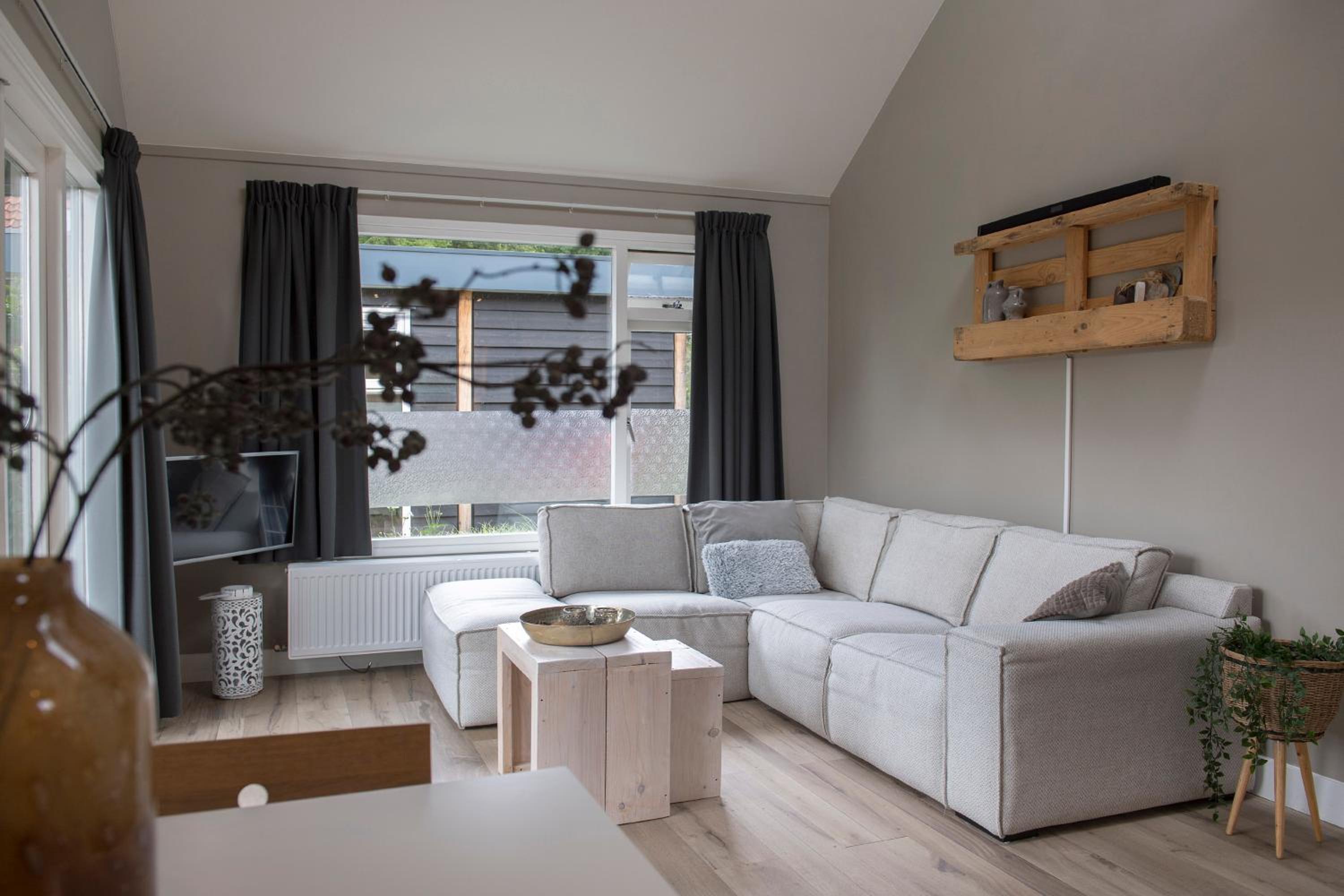 Apartment with Terrace - Photo 3