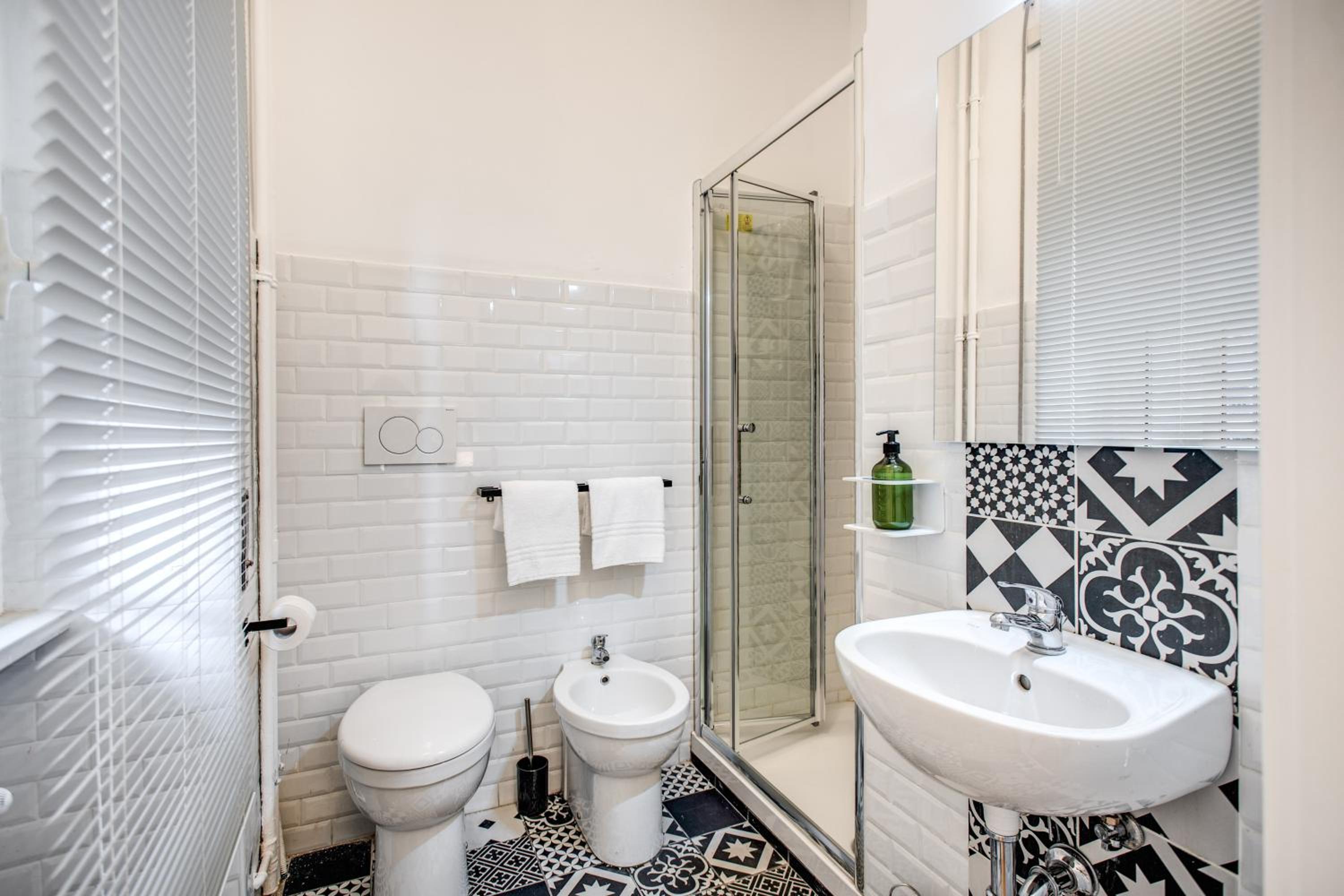 Triple Room with Private Bathroom photo 2