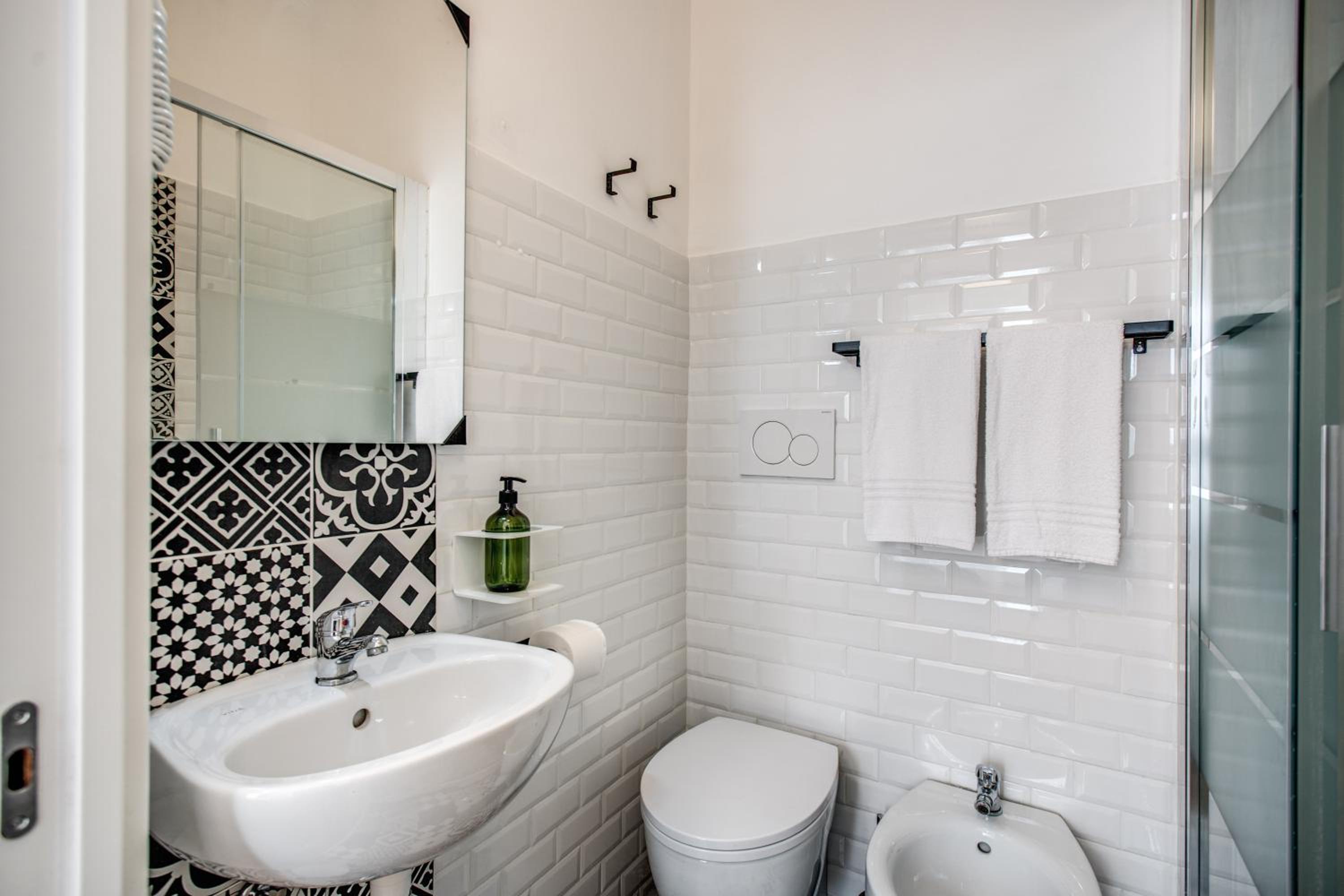 Double Room with Private Bathroom photo 3