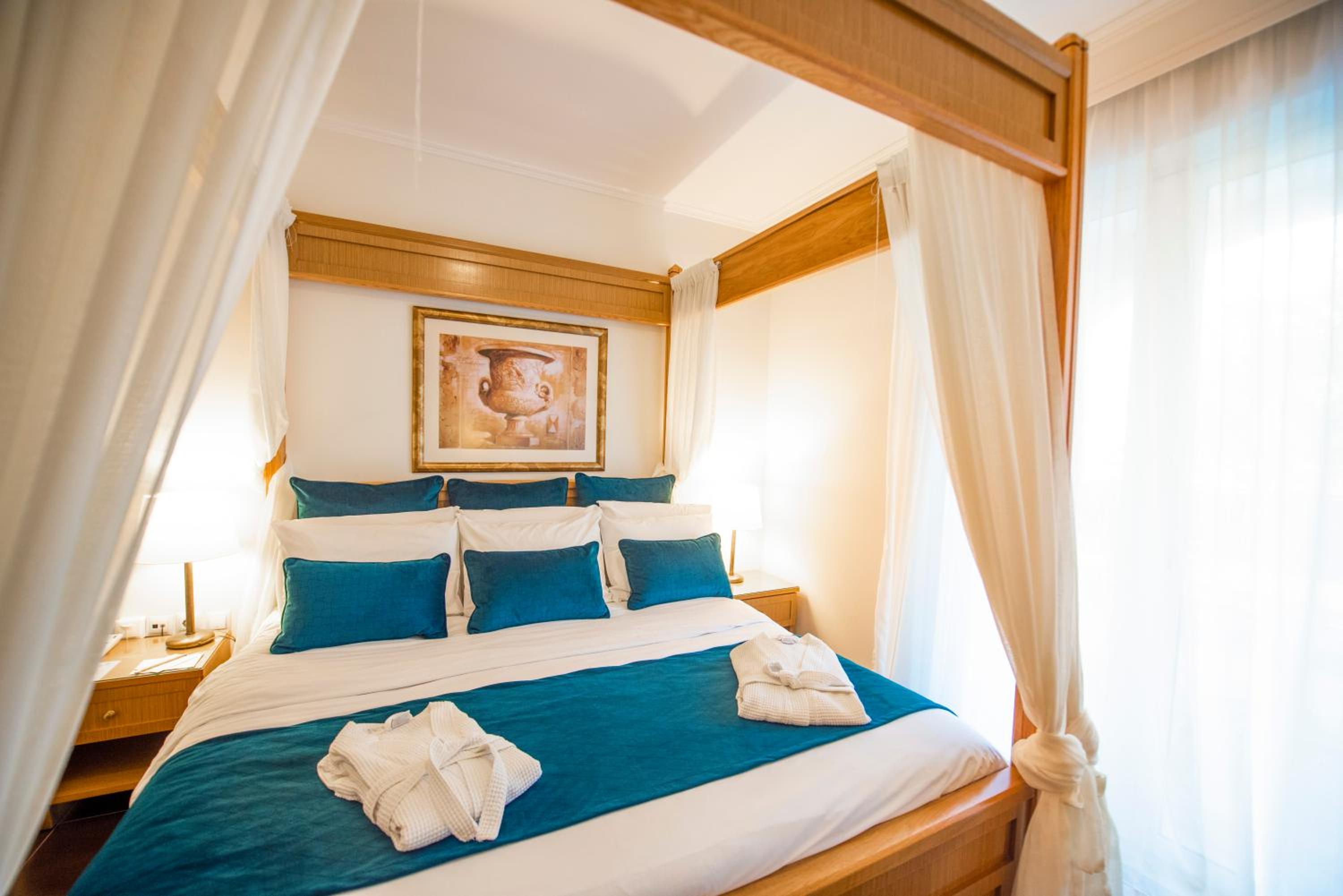 Executive Suite with pool Access