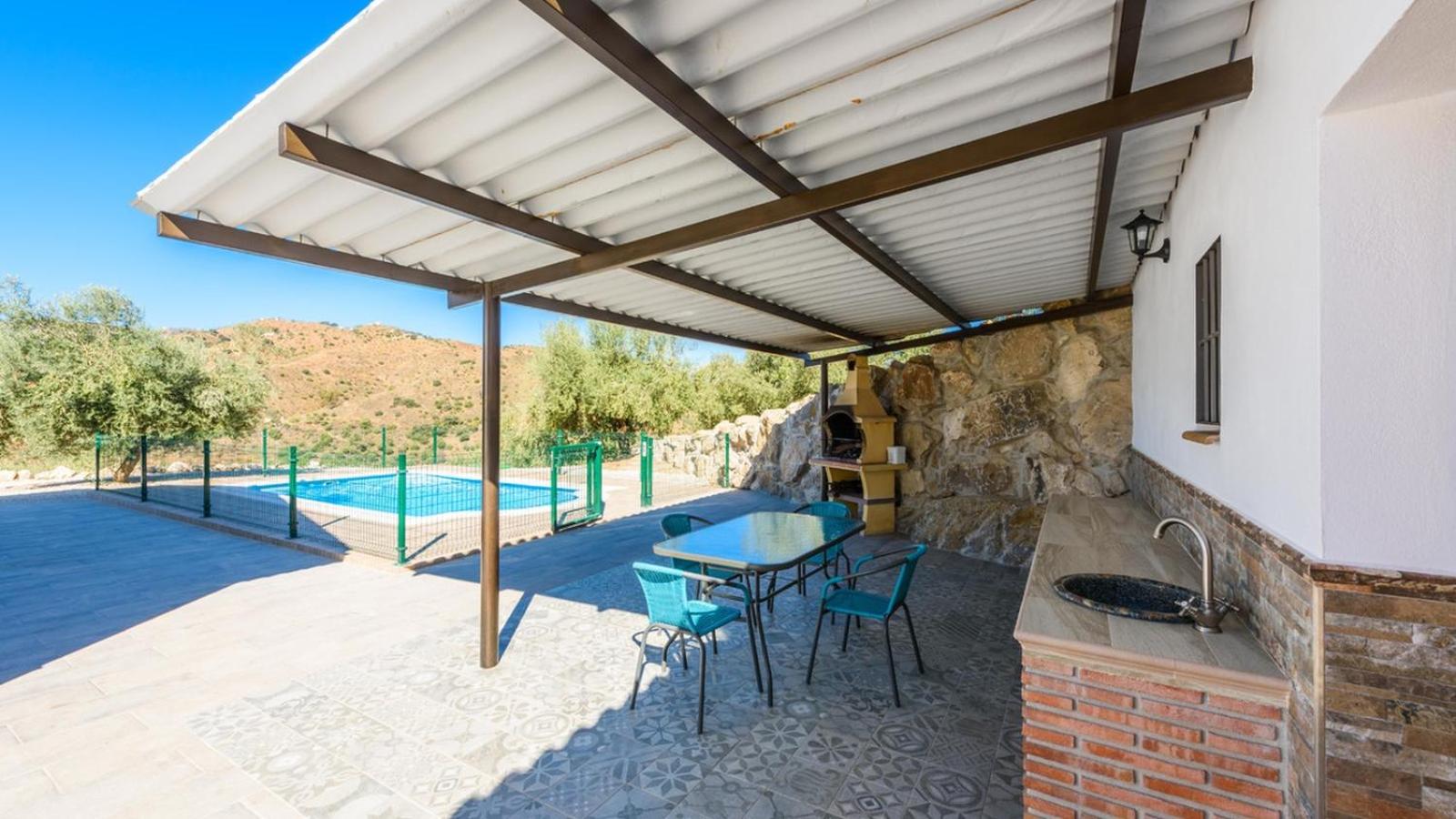 Villa photo 3