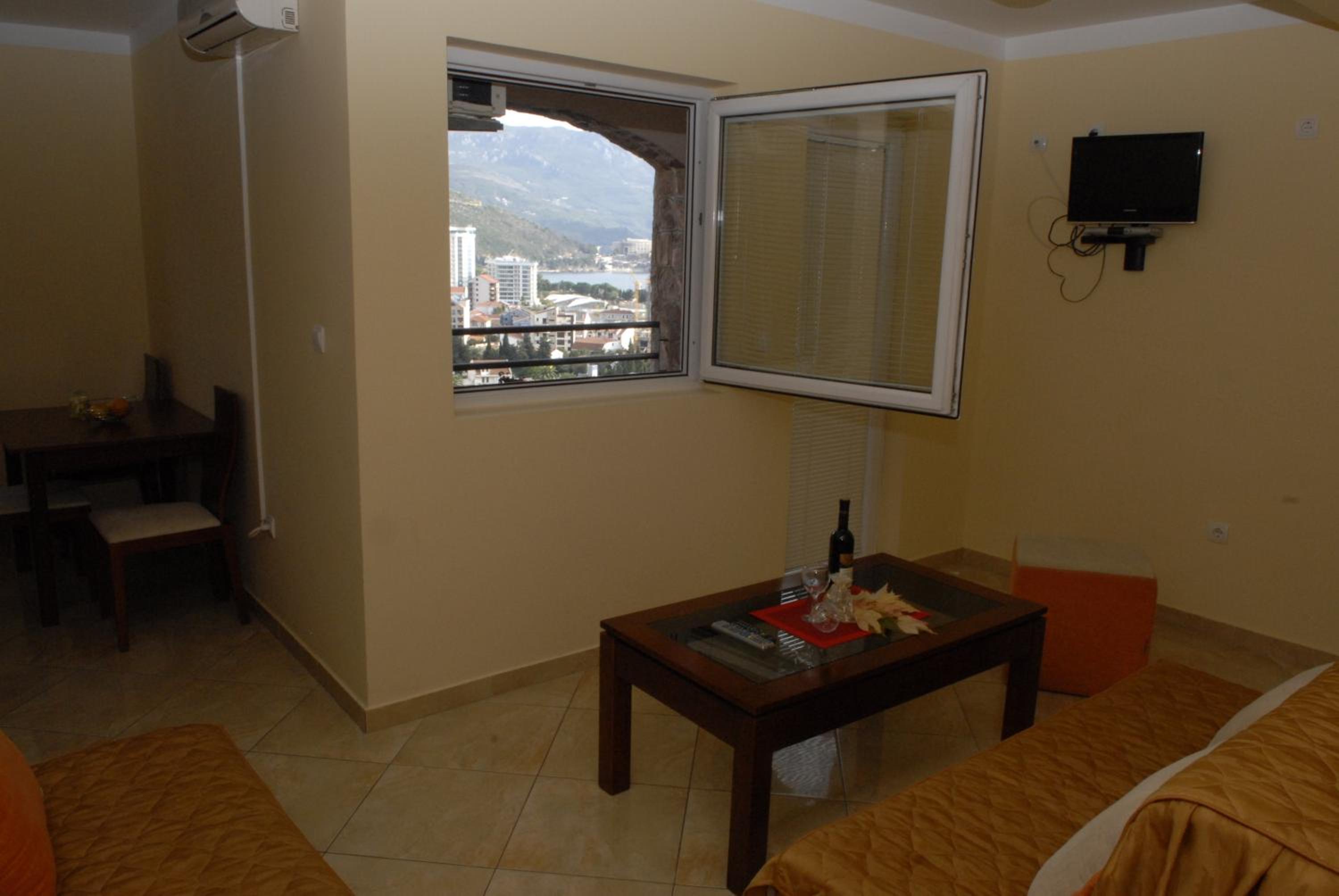 Apartment with Sea View photo 2