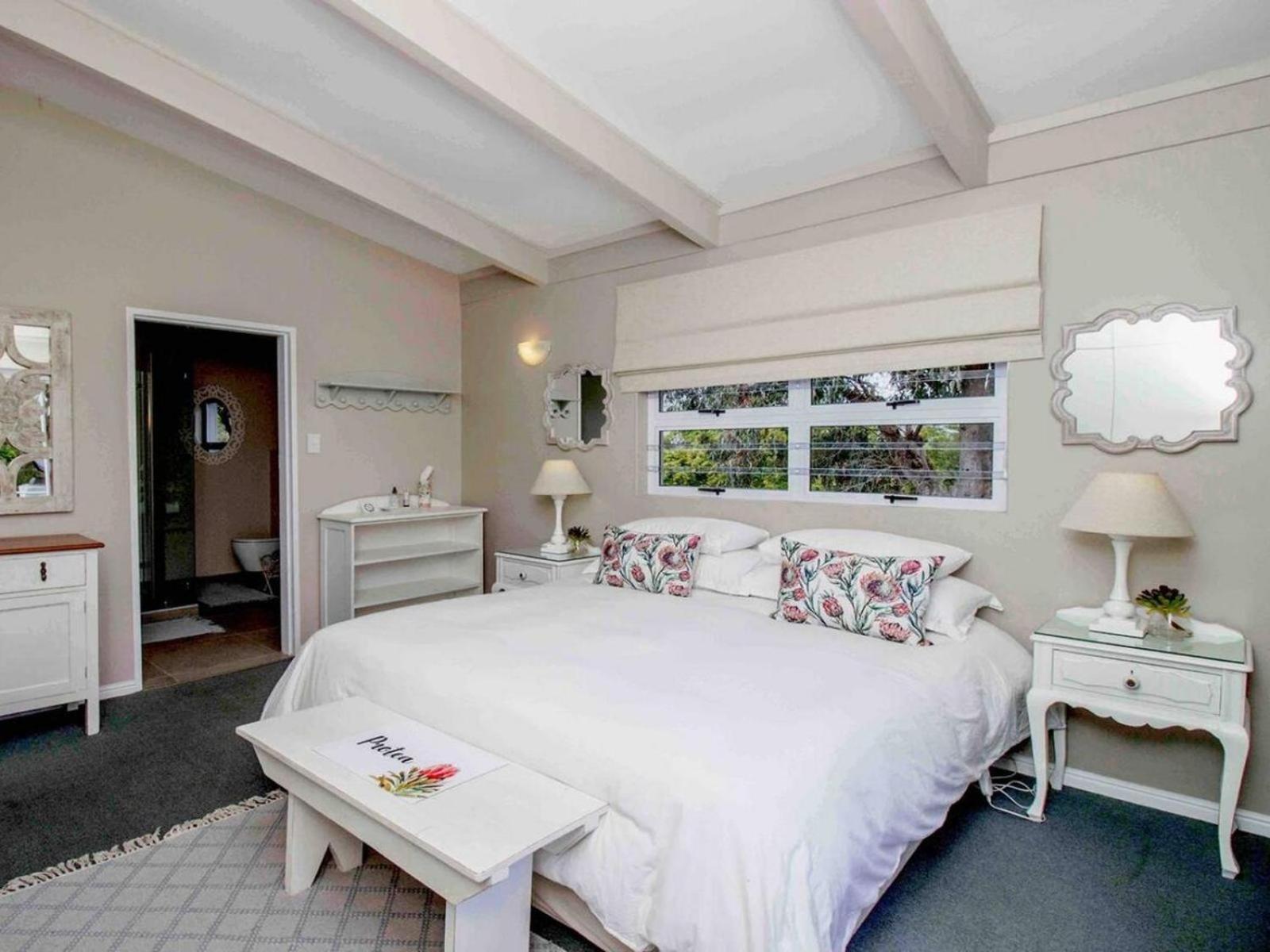 Deluxe Double Room - Photo 14