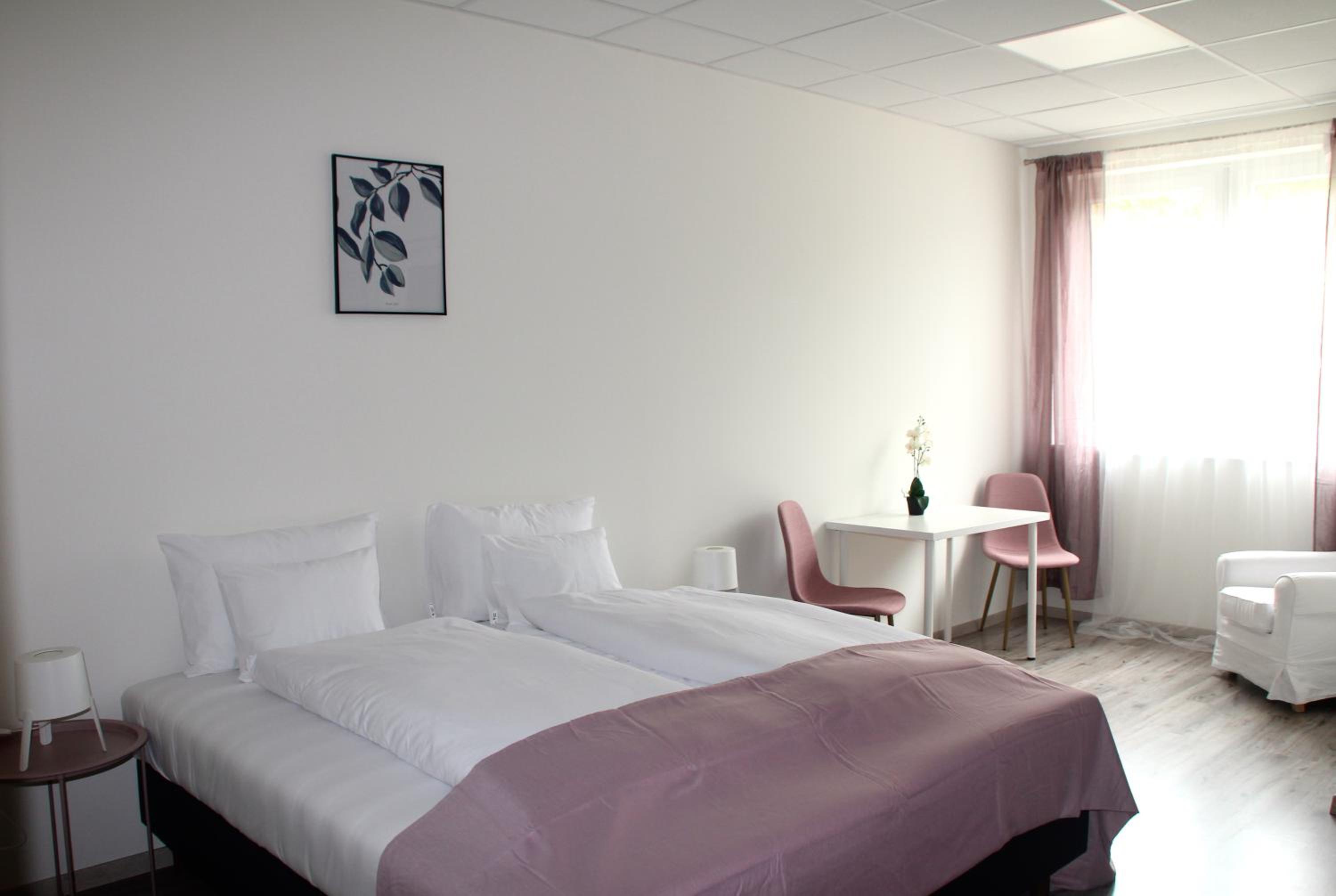 Standard Double or Twin Room - Photo 22