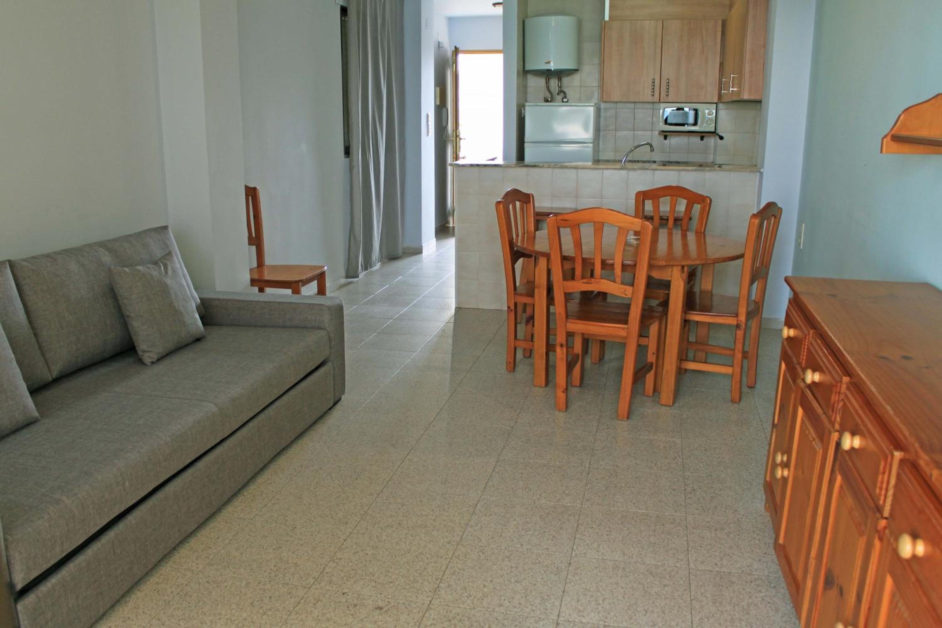 One-Bedroom Apartment (4 Adults) photo 2