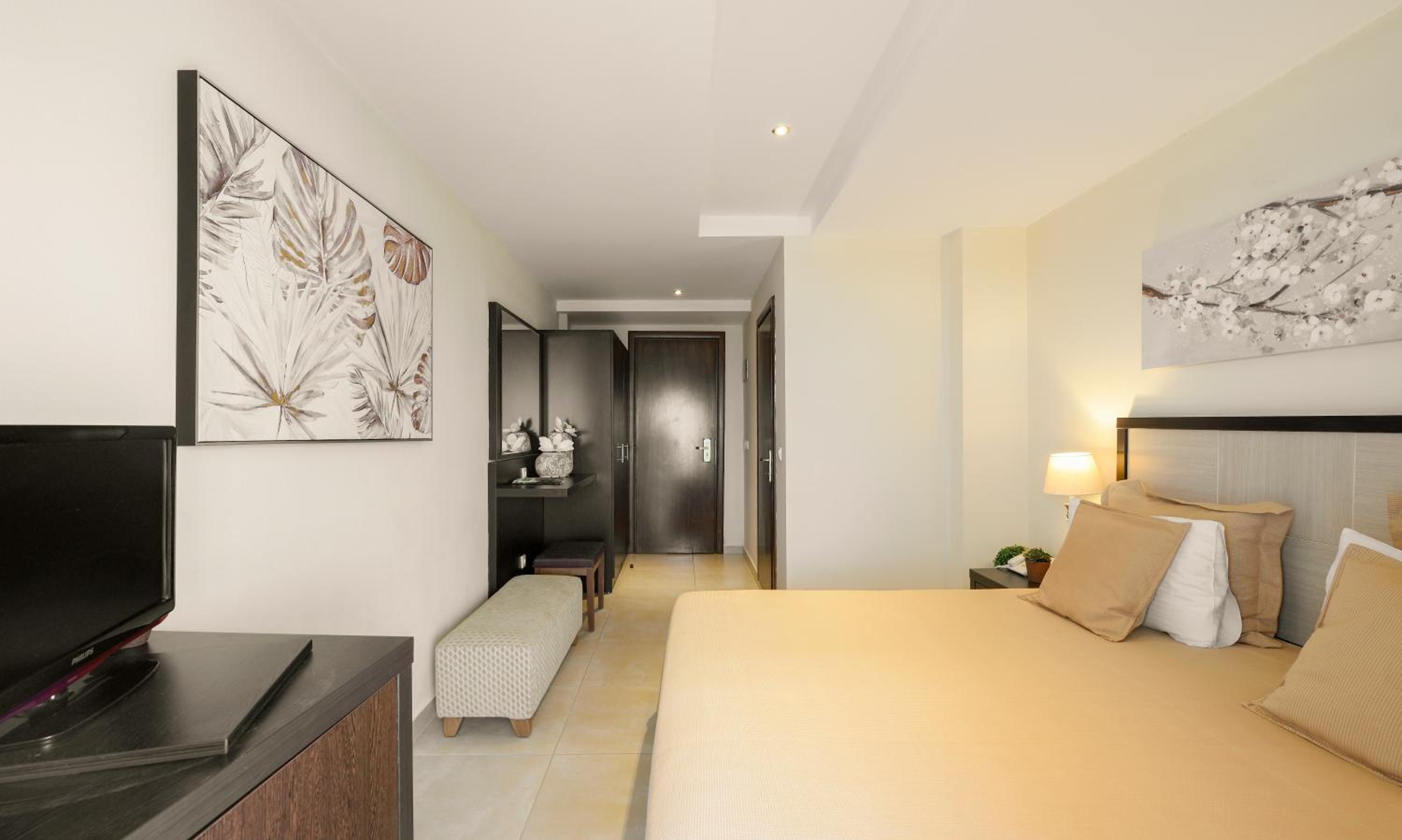 Superior Double or Twin Room with Sea View - Photo 2
