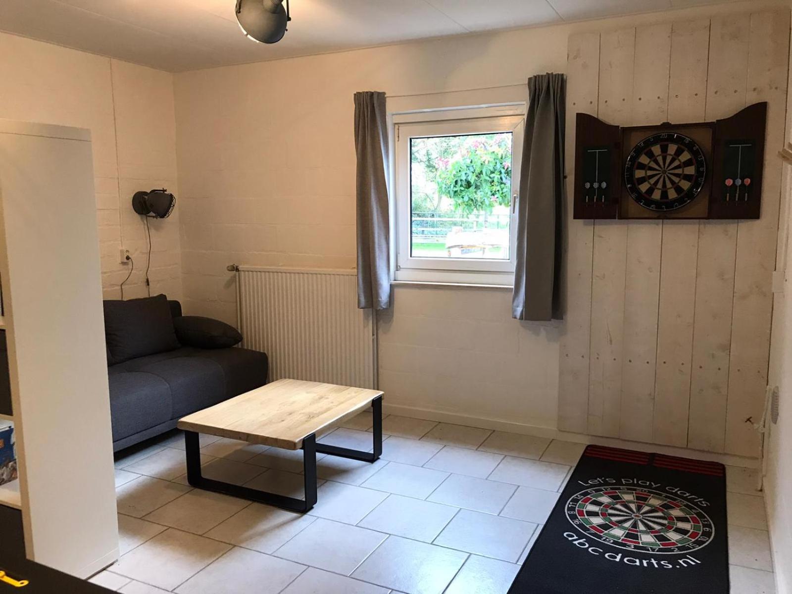 Five-Bedroom House photo 2