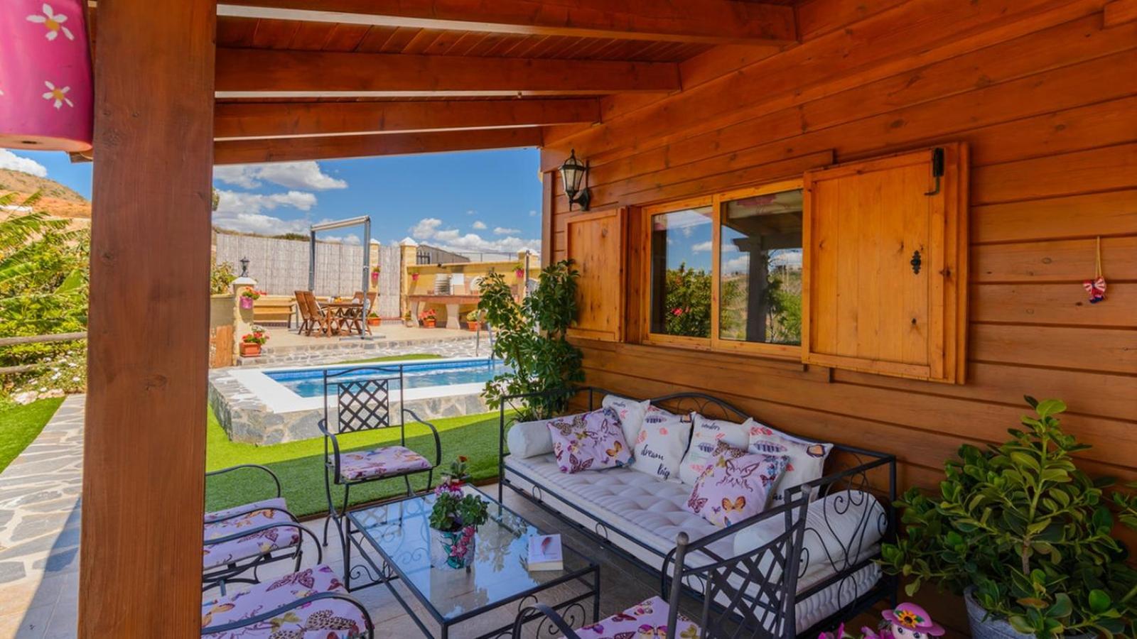 Villa photo 2