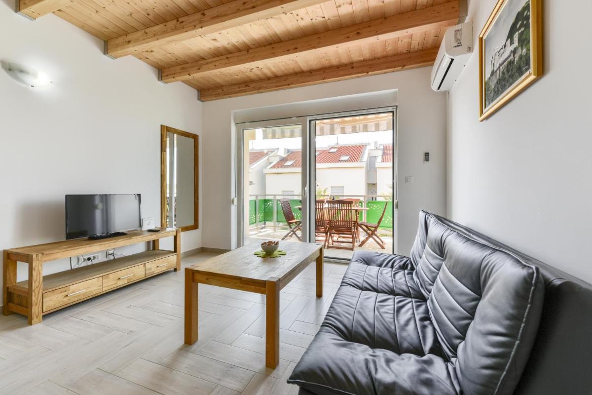 Apartment - Split Level photo 3