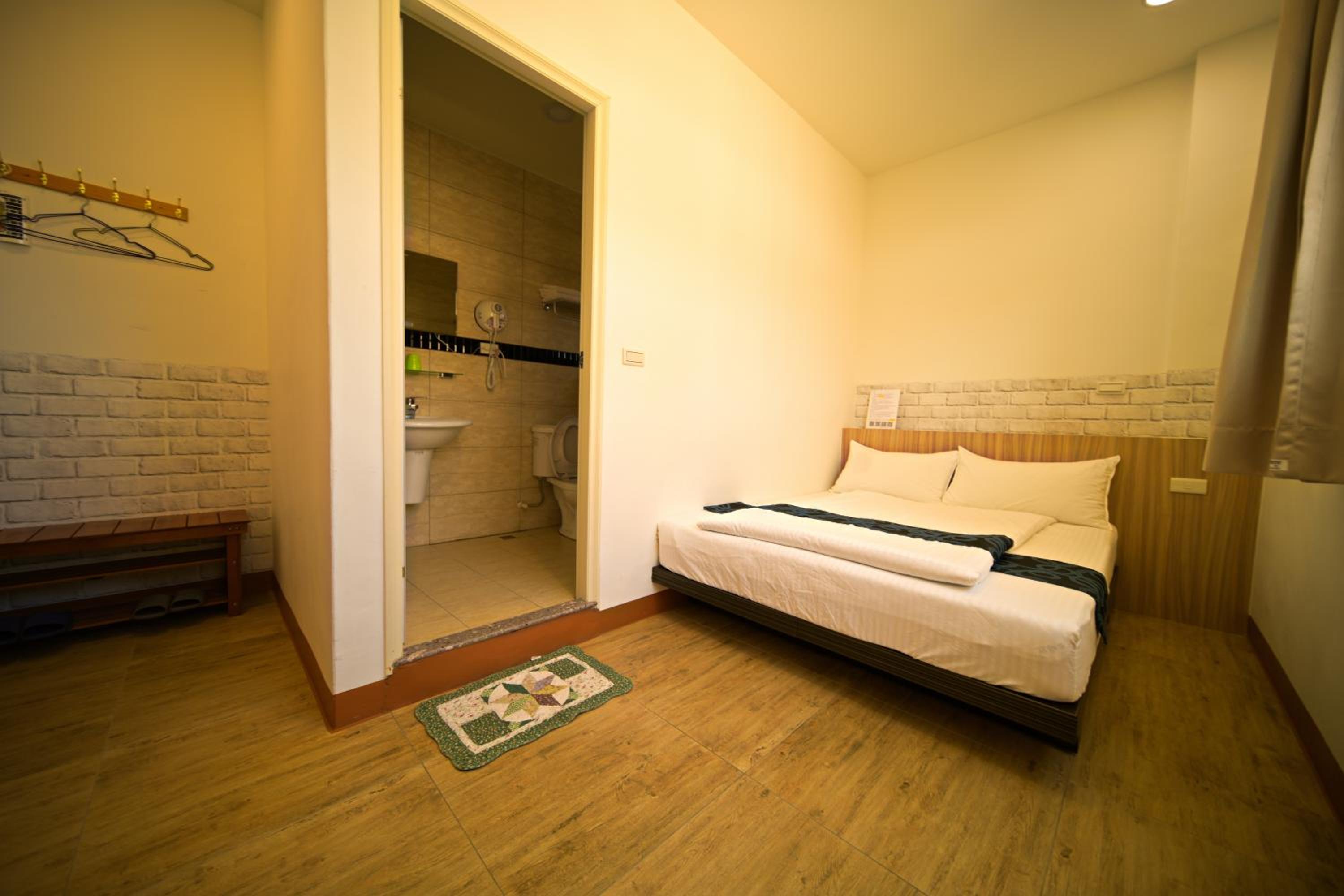 Small Double Room photo 3
