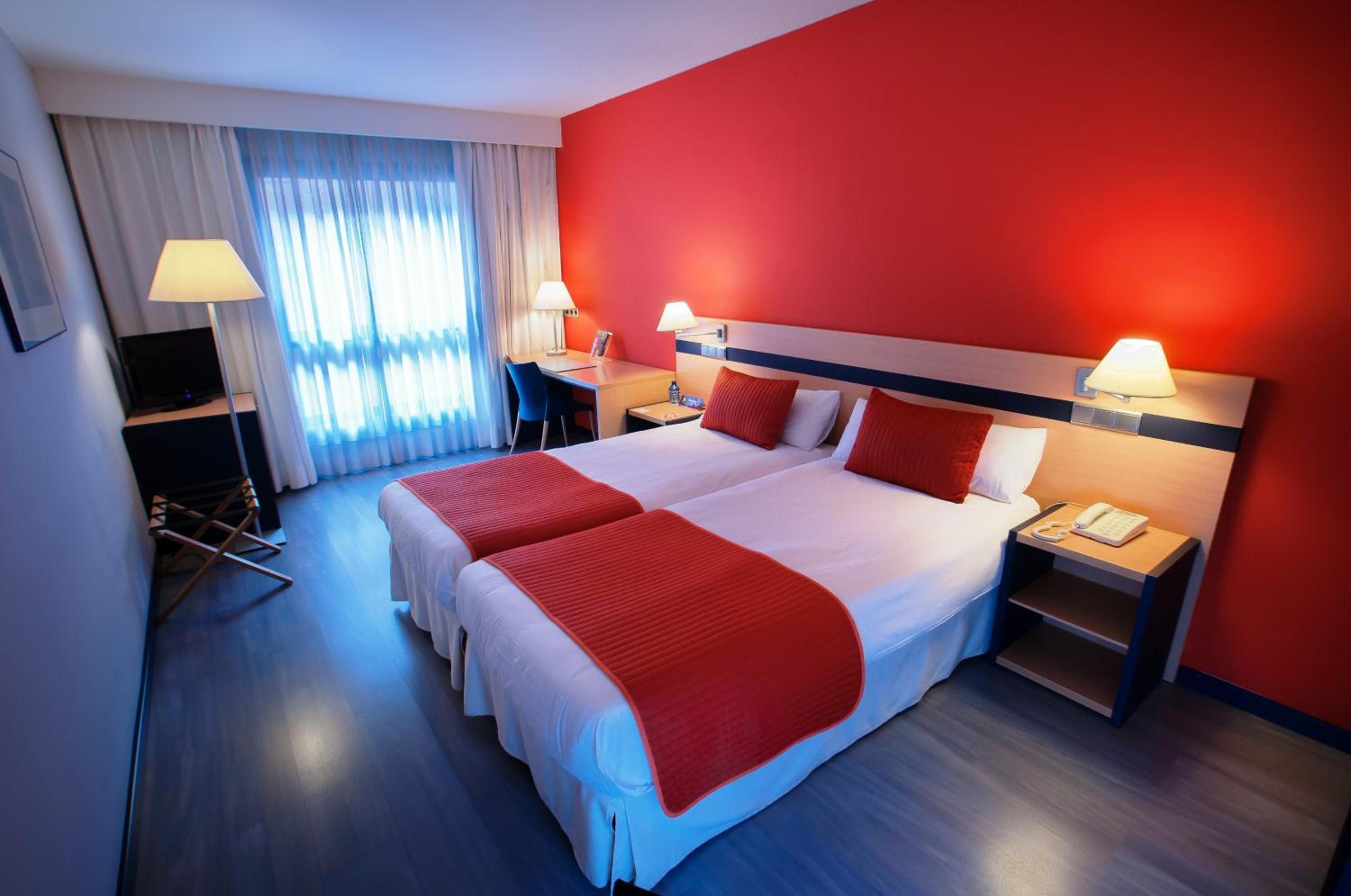 Standard Room with Two Single Beds - Photo 3