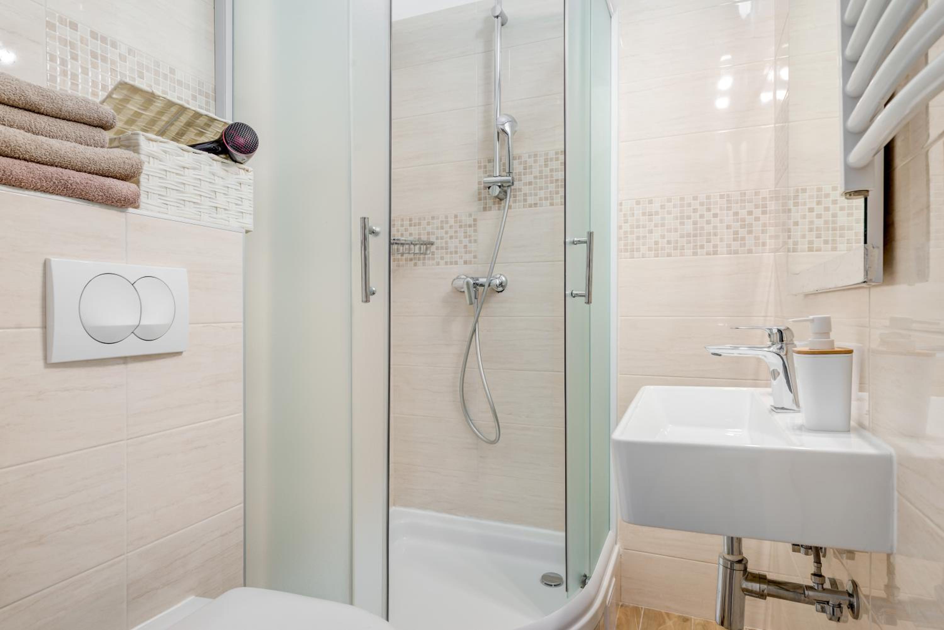 Double Room with Private Bathroom - Photo 5