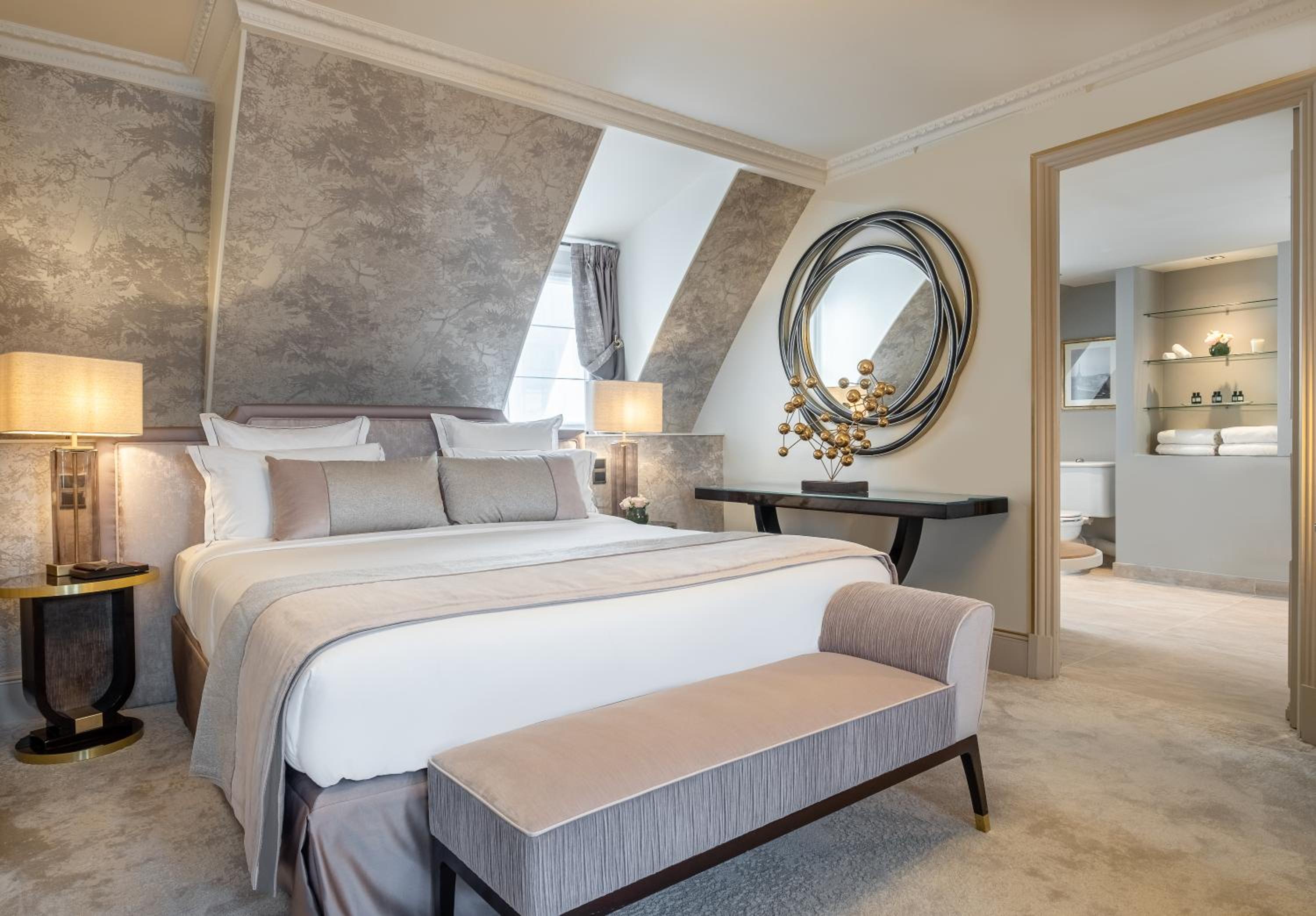 Executive Room - Photo 7