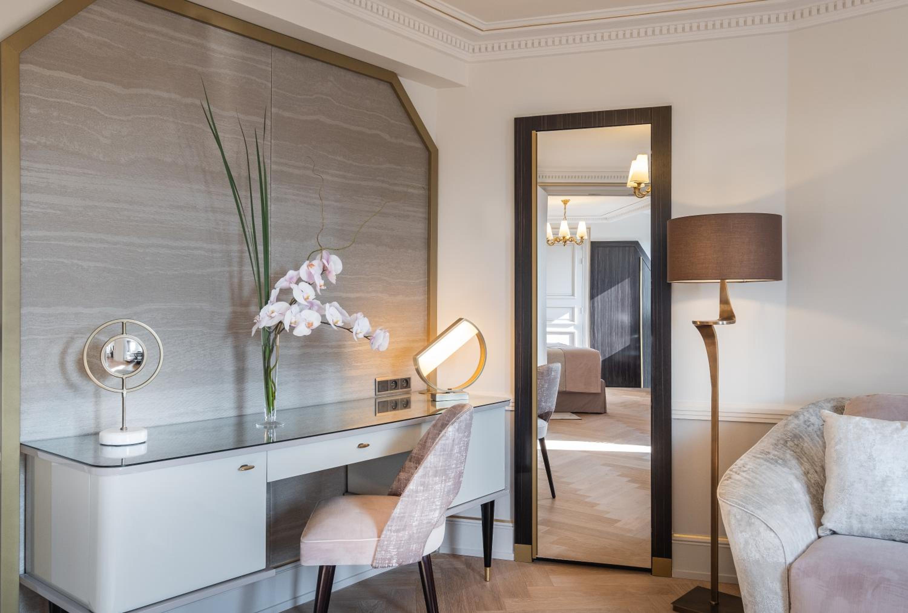 Deluxe Suite