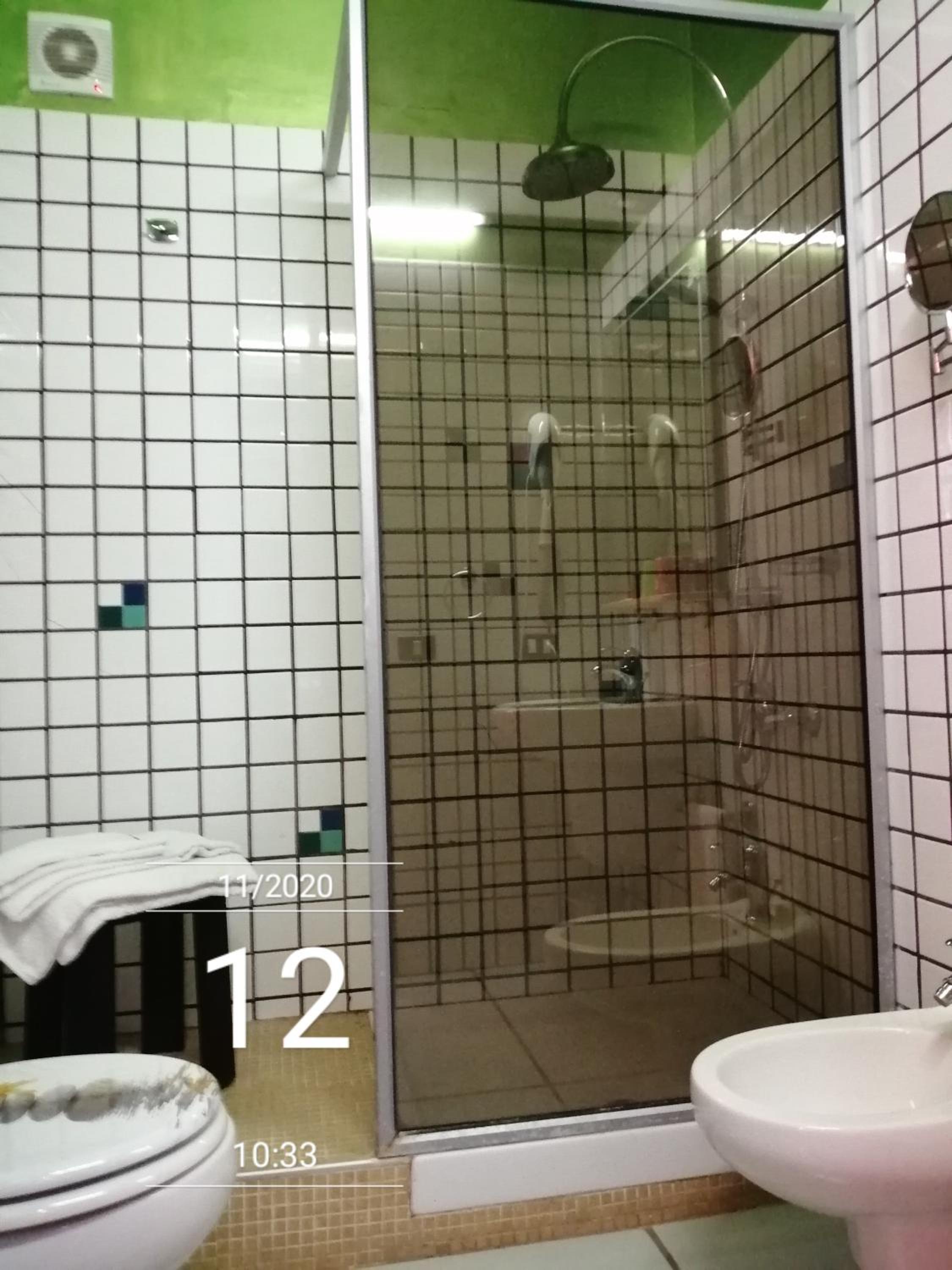 Economy Double Room - Photo 11