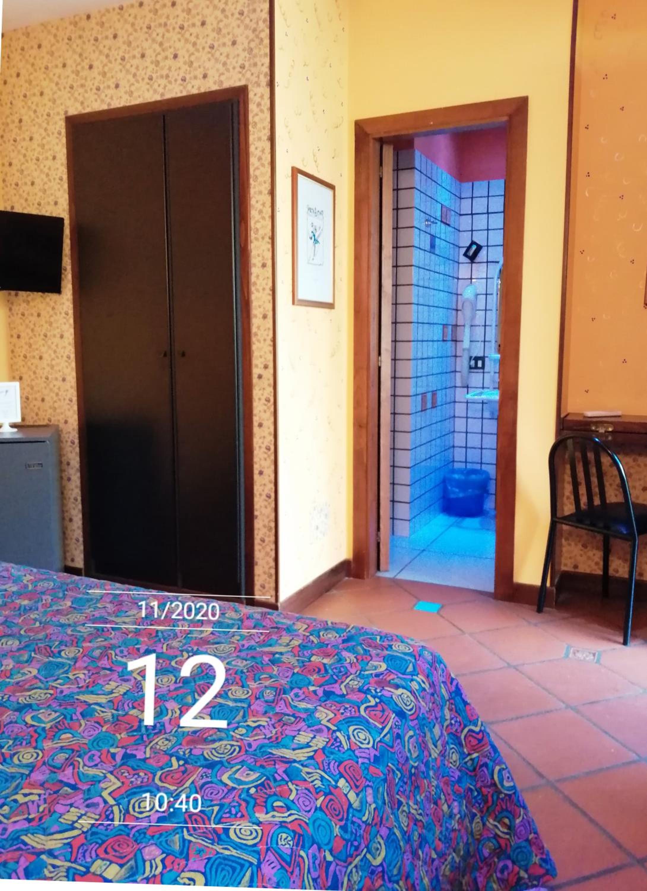 Economy Double Room - Photo 12
