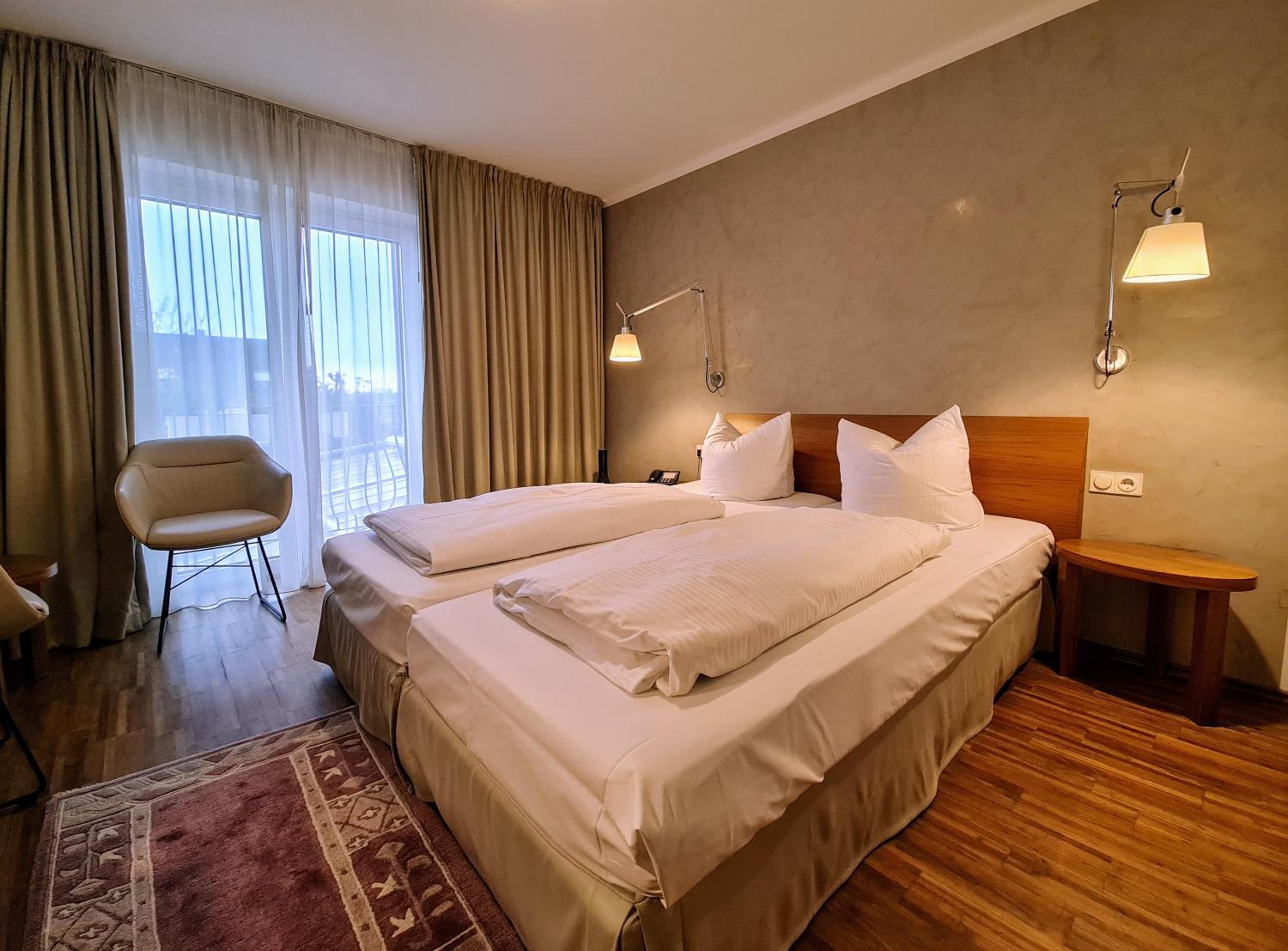 Double Room - Photo 7