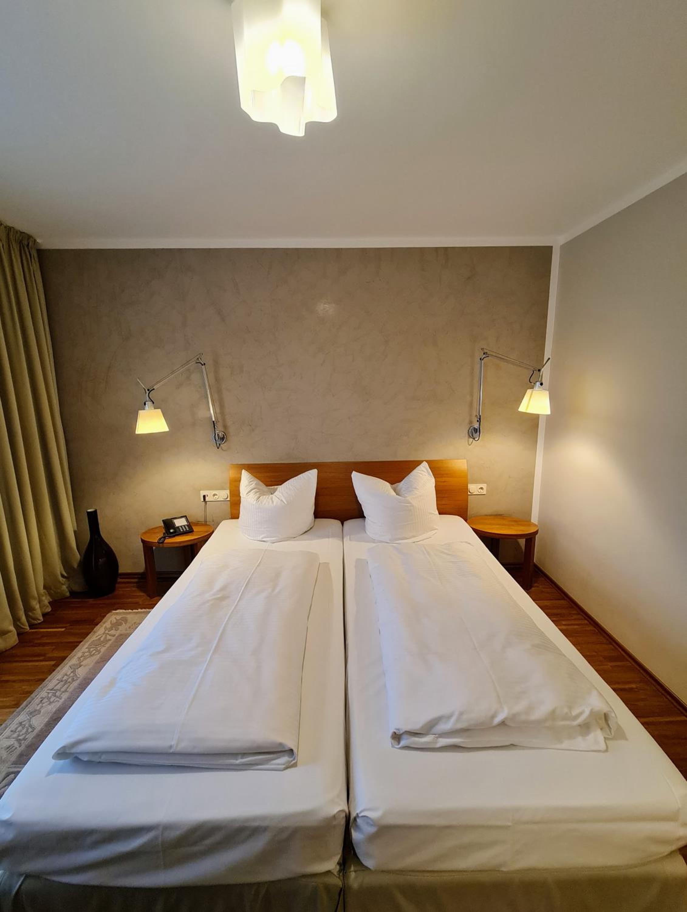 Double Room - Photo 9
