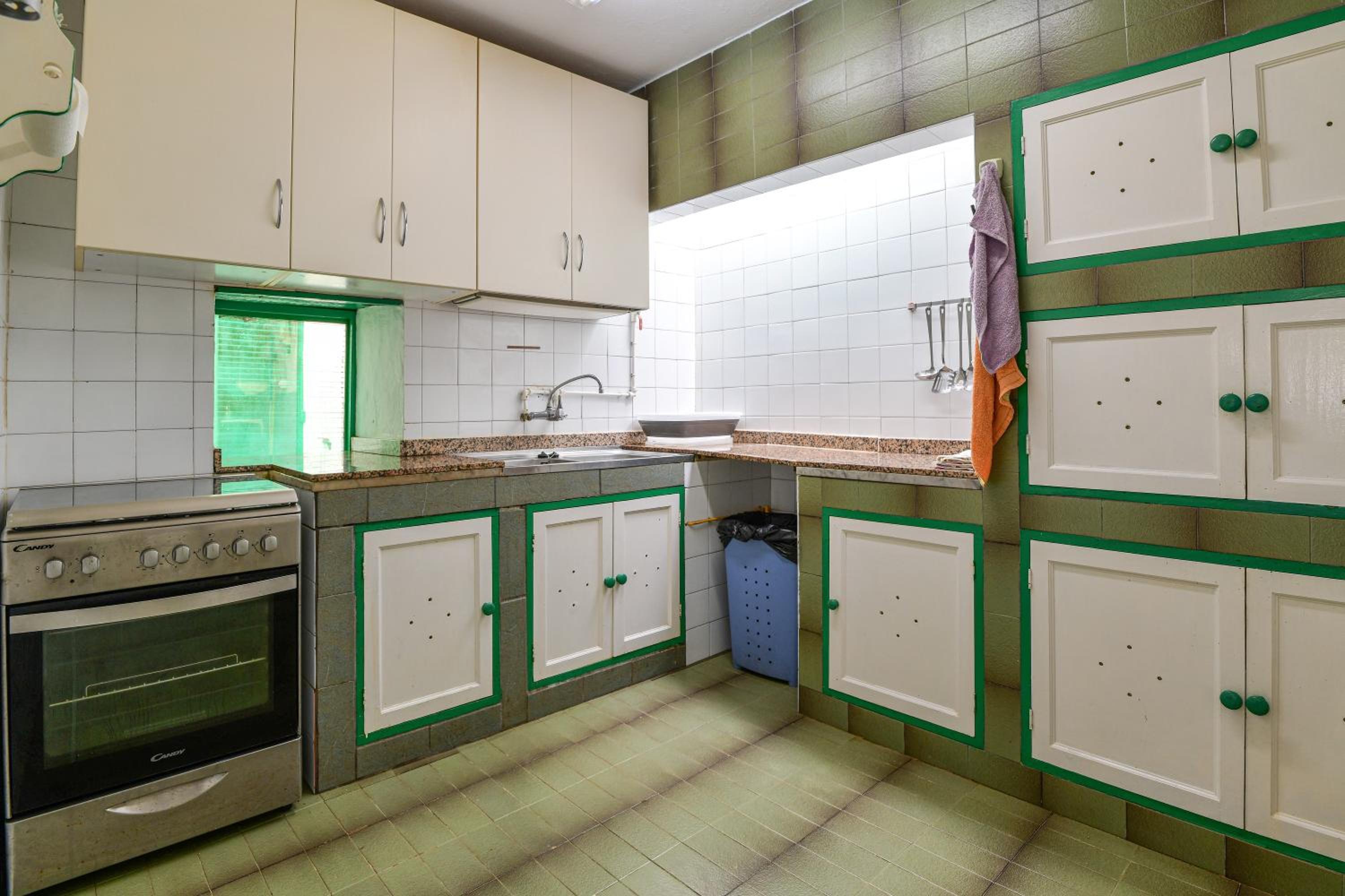 Three-Bedroom House - Photo 7