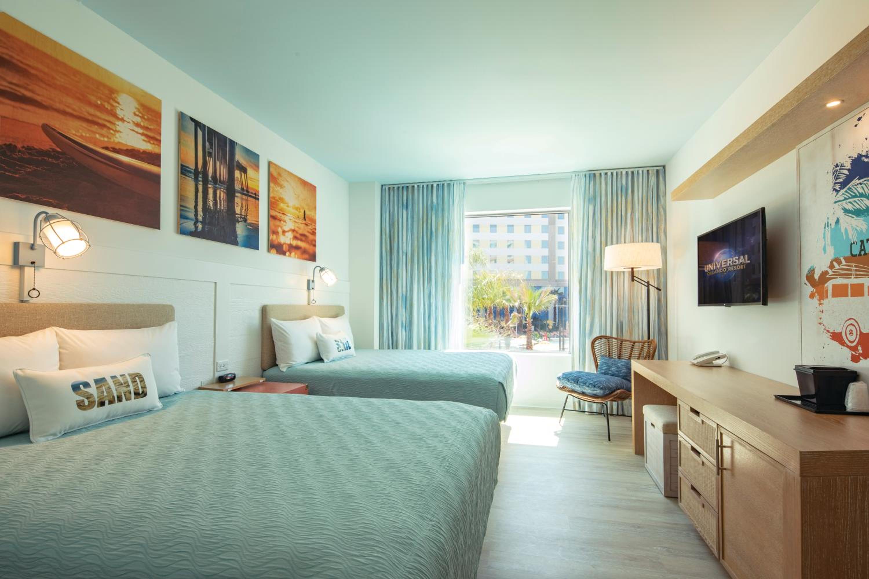 Standard Room Pool View Hearing Accessible (Includes Early Park Admission*)