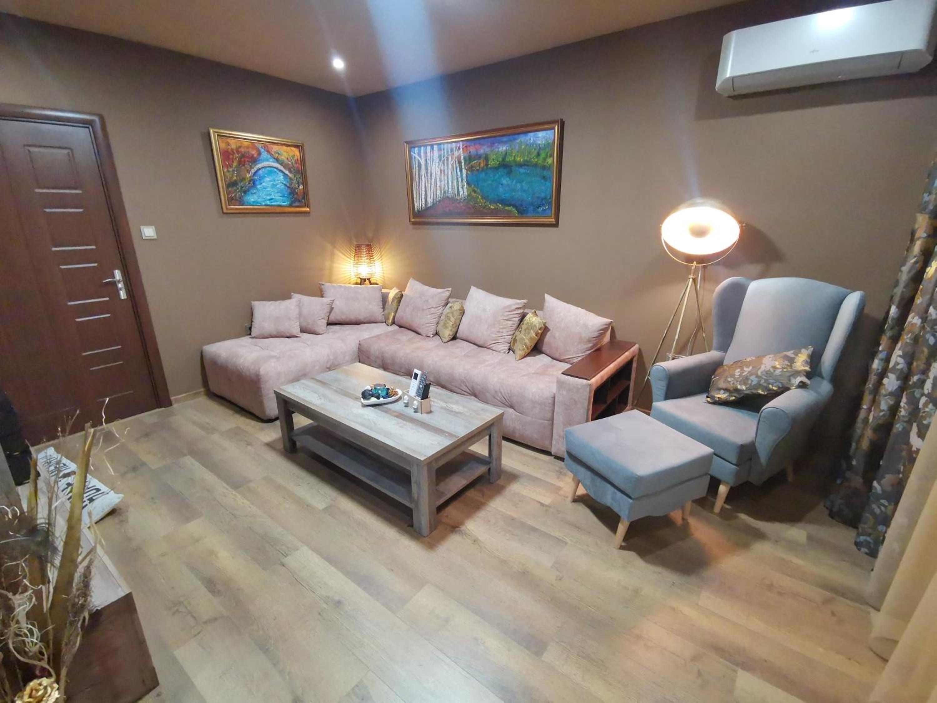 Three-Bedroom Apartment - Photo 5