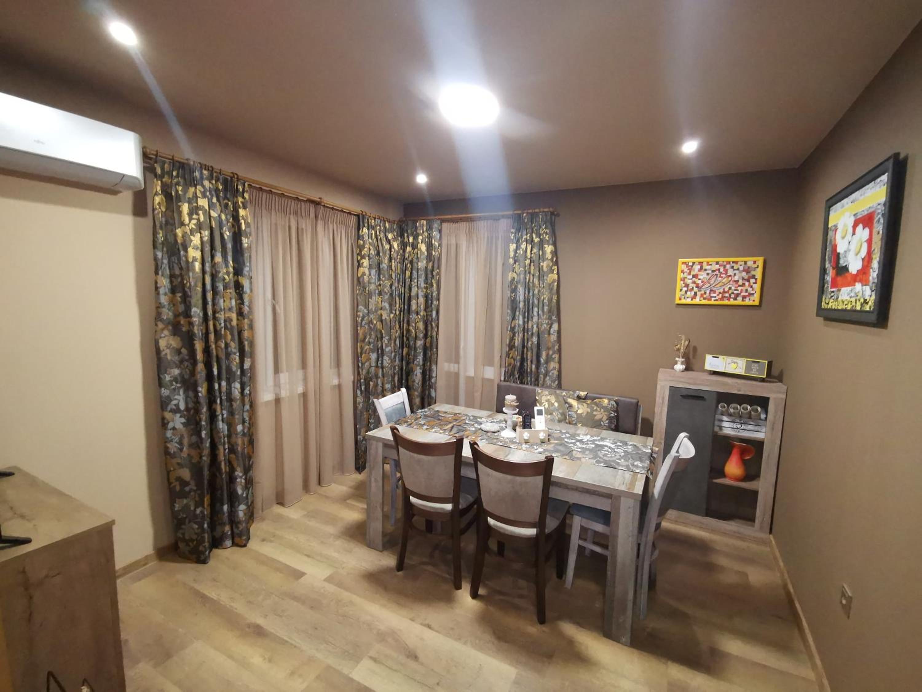 Three-Bedroom Apartment - Photo 7