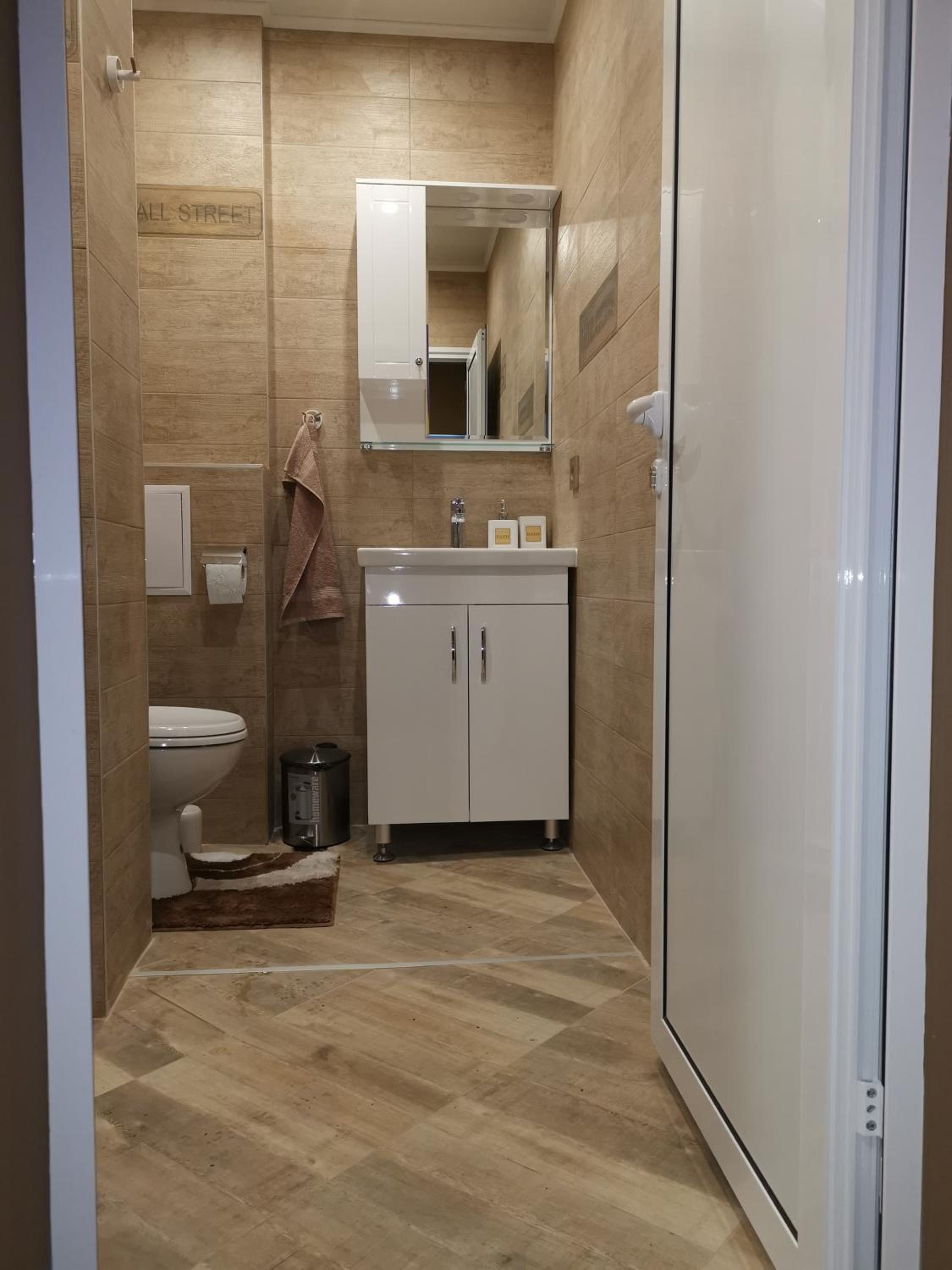 Three-Bedroom Apartment - Photo 13
